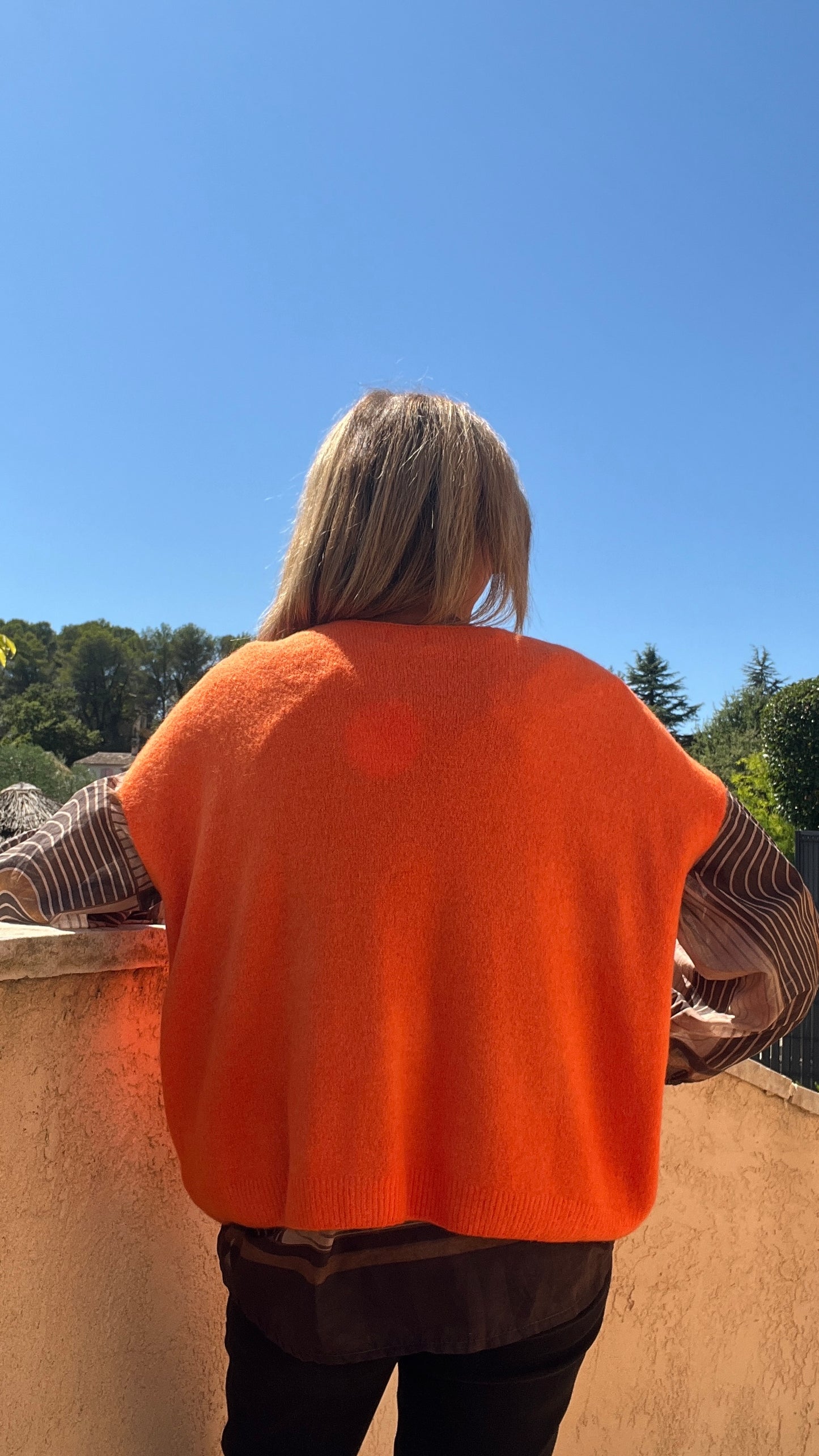PULL SANS MANCHES "ORANGE"
