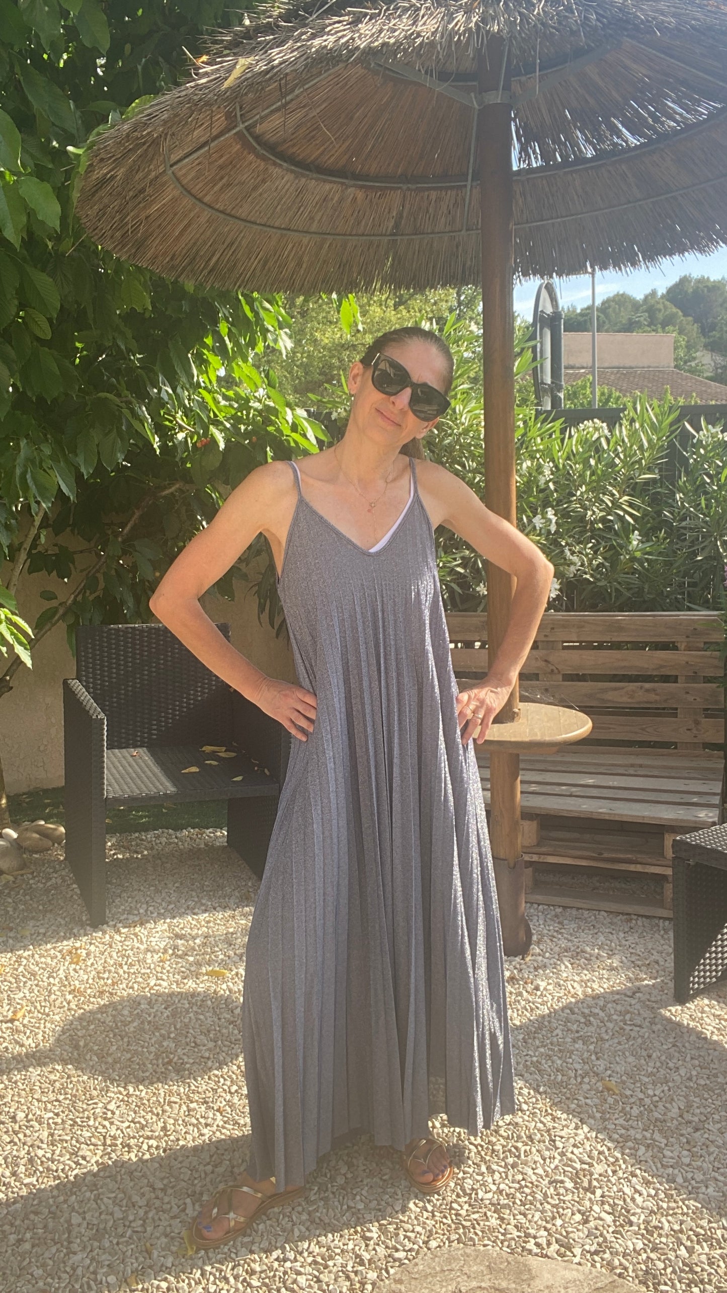Robe bleue pailletée plissée "Lumineuse"