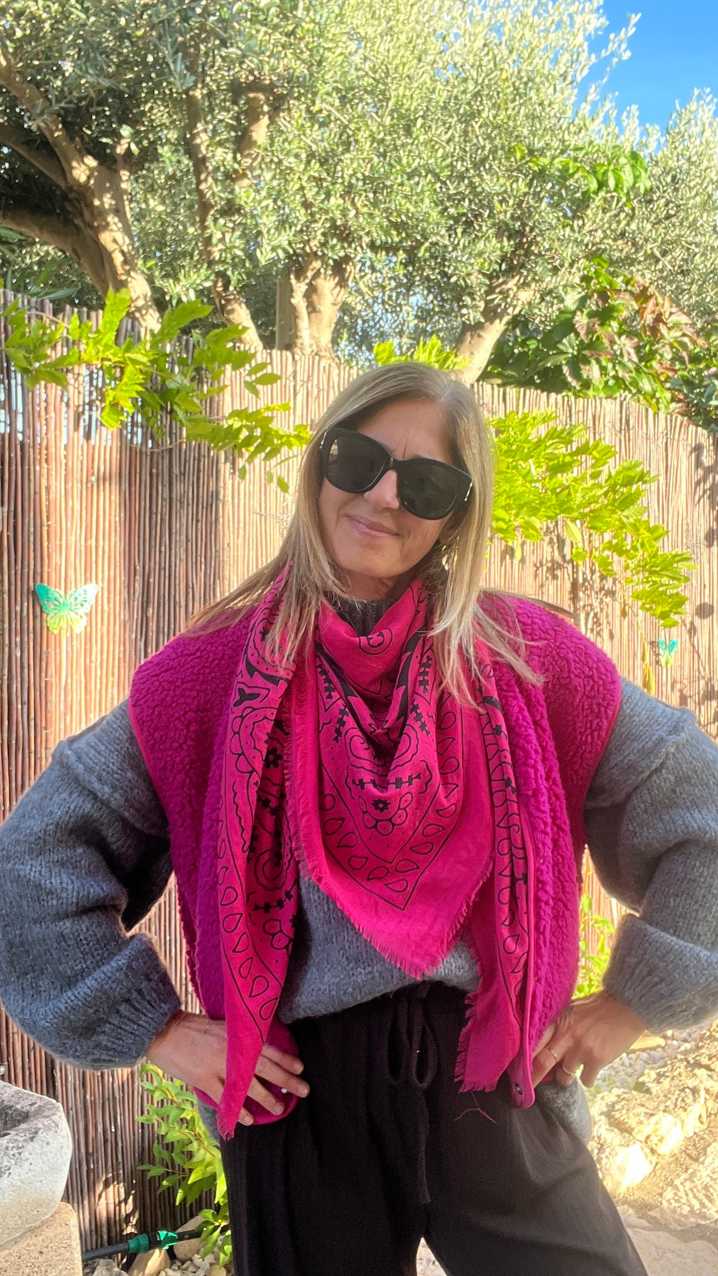 FOULARD GRAND CARRE ROSE FUCHSIA "BANDANA"