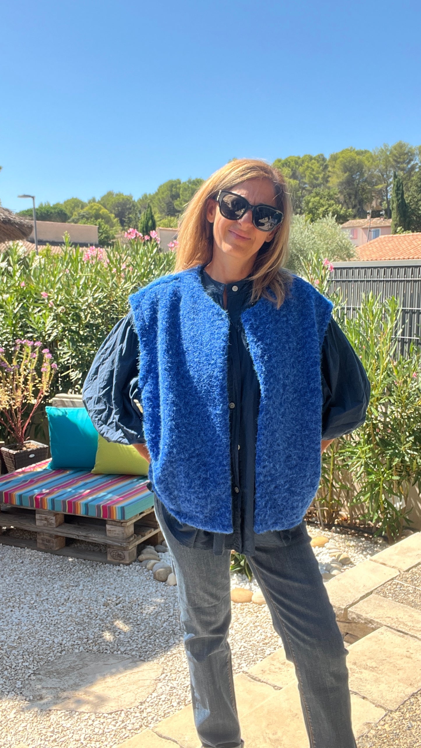 VESTE SANS MANCHES BLEUE ELECTRIQUE « MARIE »