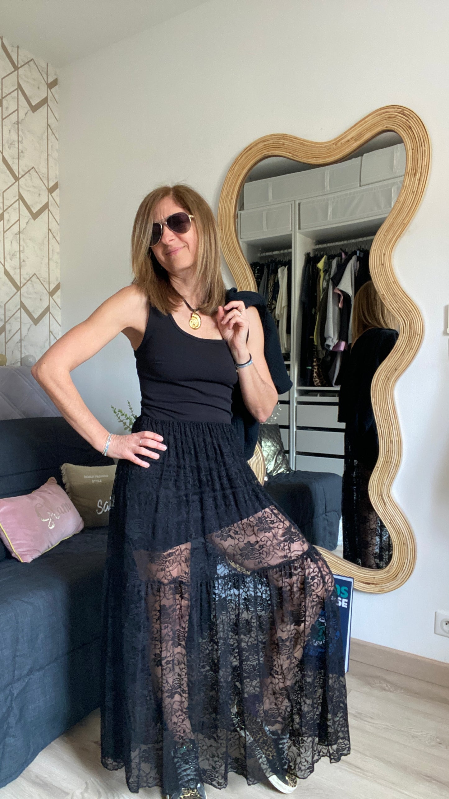 Robe longue noire à Dentelle "Elégante"