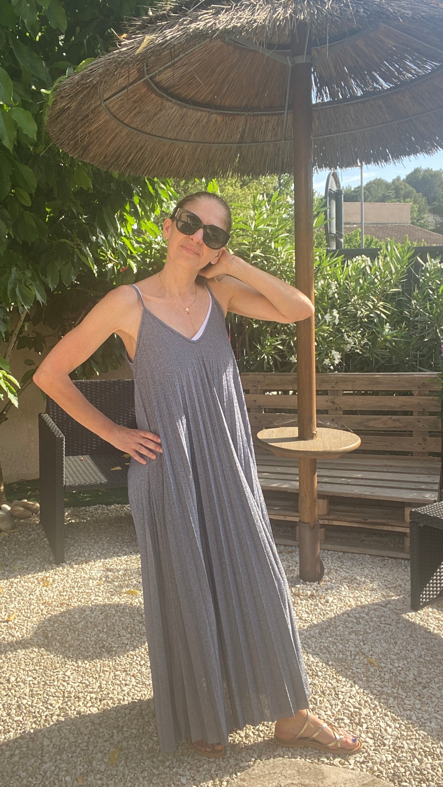 Robe bleue pailletée plissée "Lumineuse"
