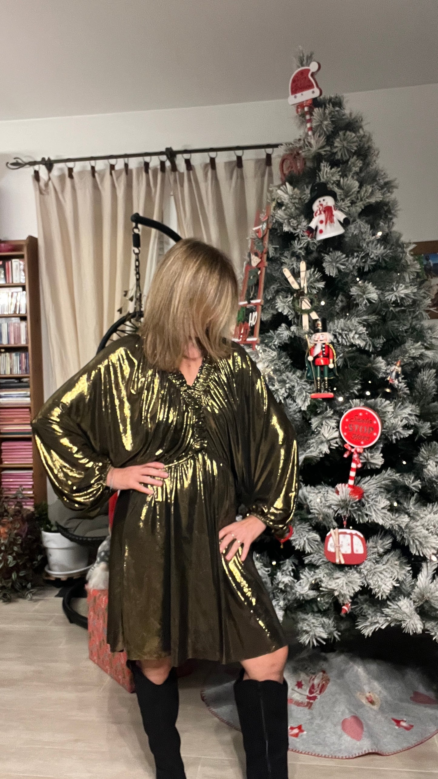 ROBE DOREE MANCHES LONGUES