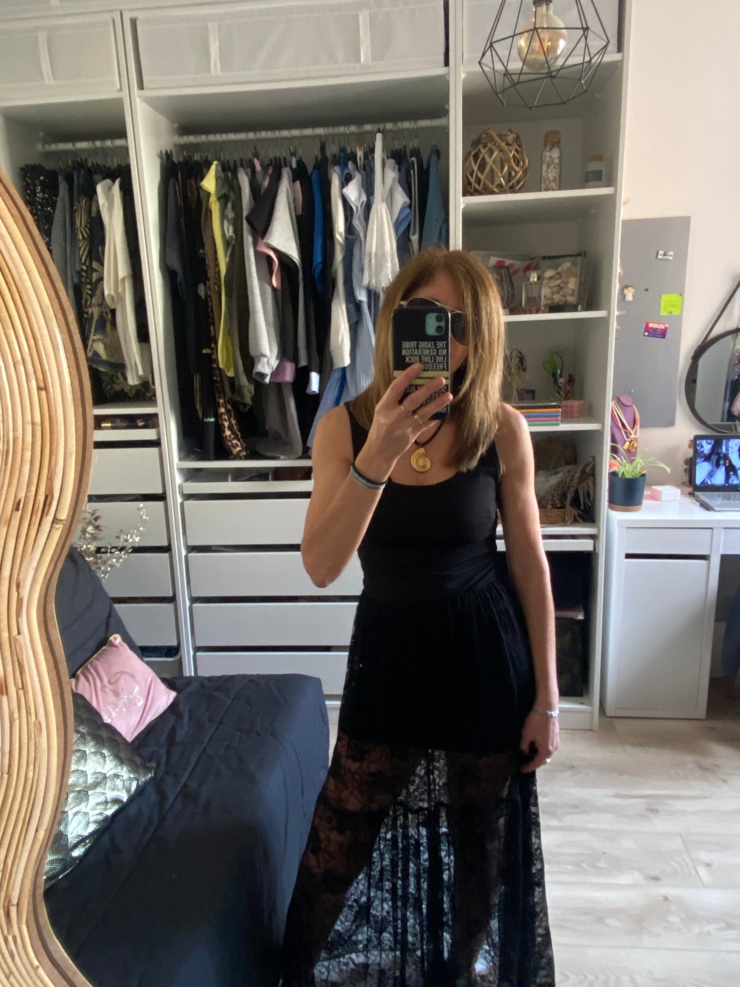 Robe longue noire à Dentelle "Elégante"