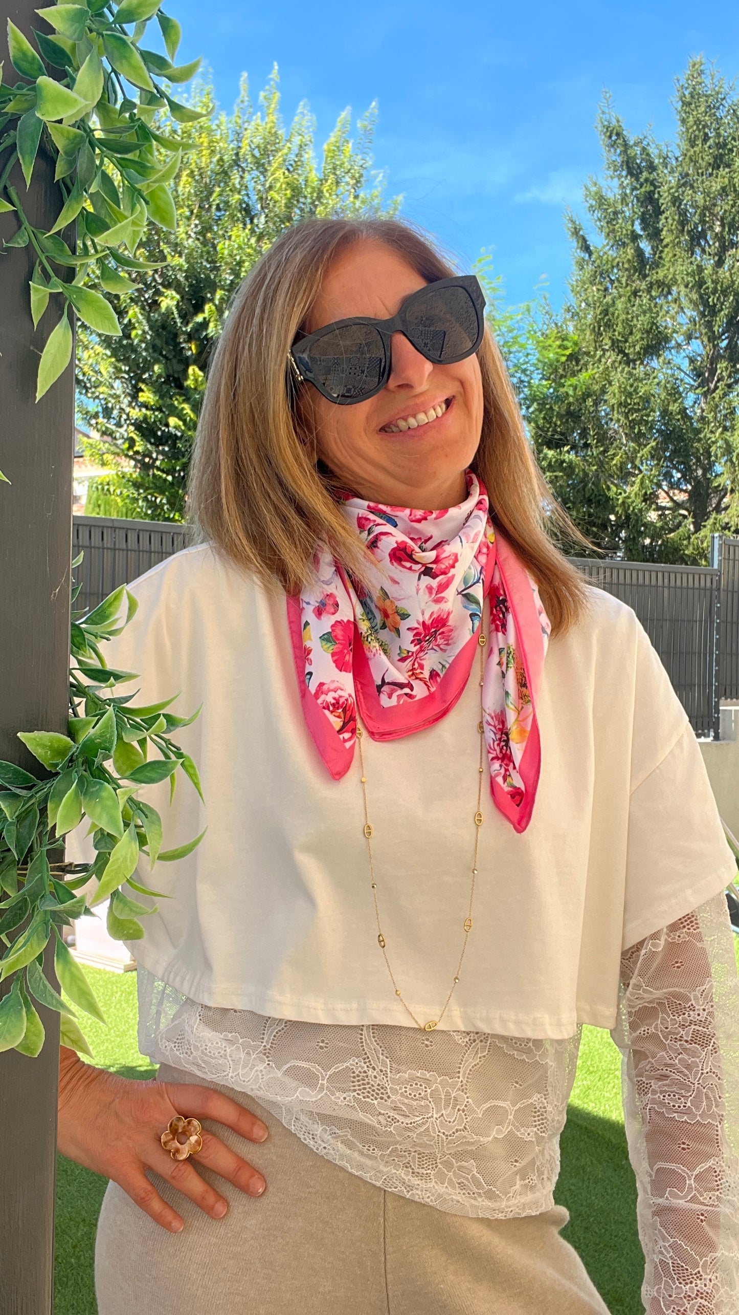 FOULARD BLANC/FUCSHIA "PETIT CARRE"