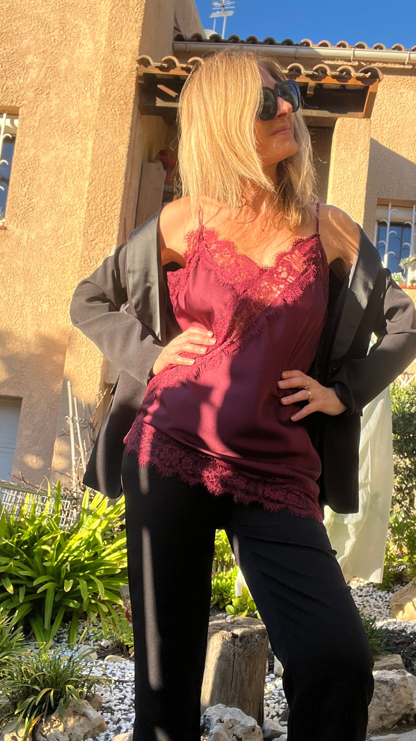 TUNIQUE COURTE A BRETELLE ASYMETRIQUE BORDEAUX