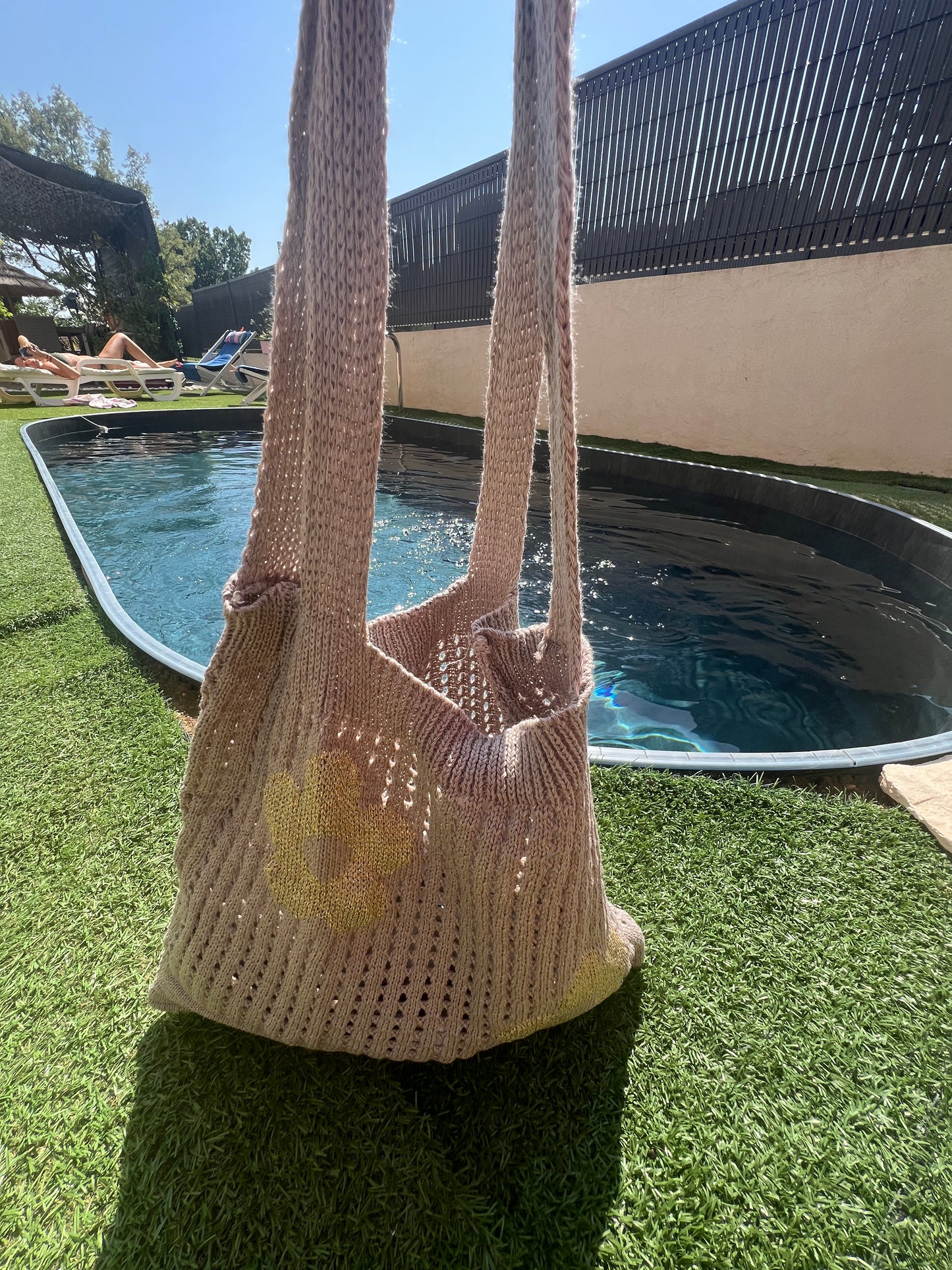 Sac beige au crochet "fleurs dorées"