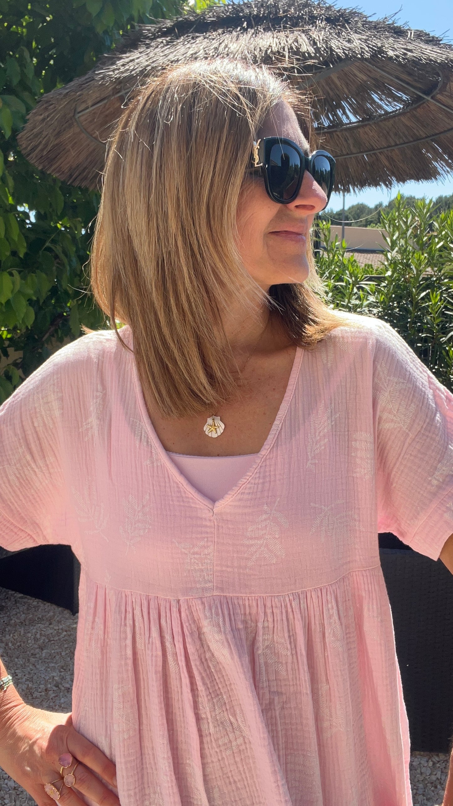ROBE ROSE MOTIF "EPI DE BLE"