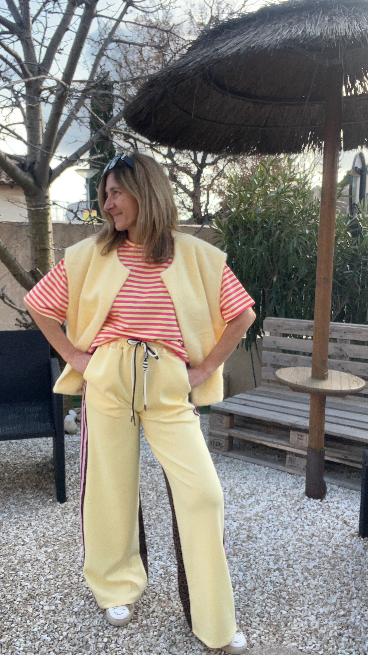 PANTALON STYLE JOGGING JAUNE PALE BANDE JAUNE/LEOPARD