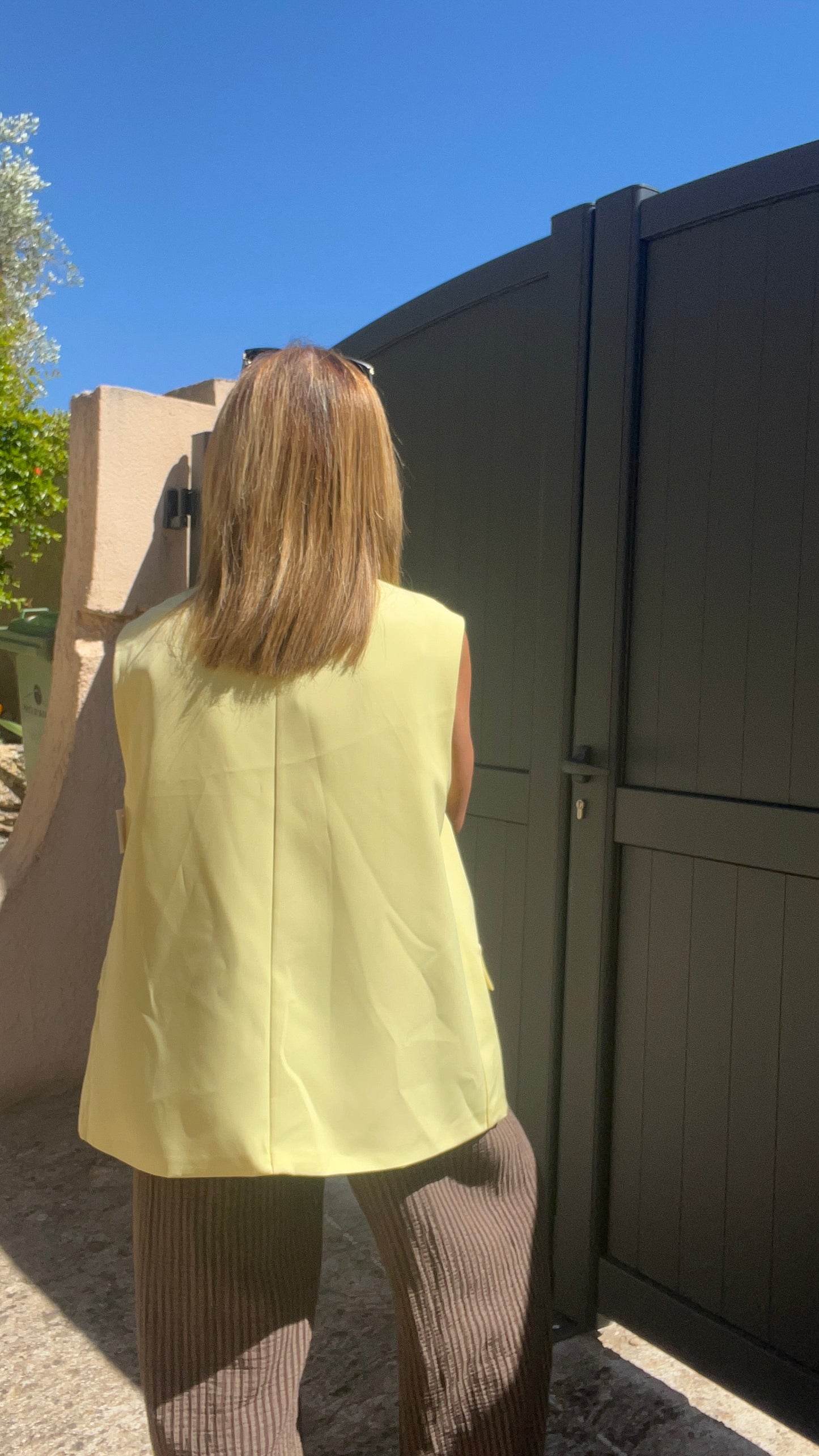 BLAZER SANS MANCHES JAUNE