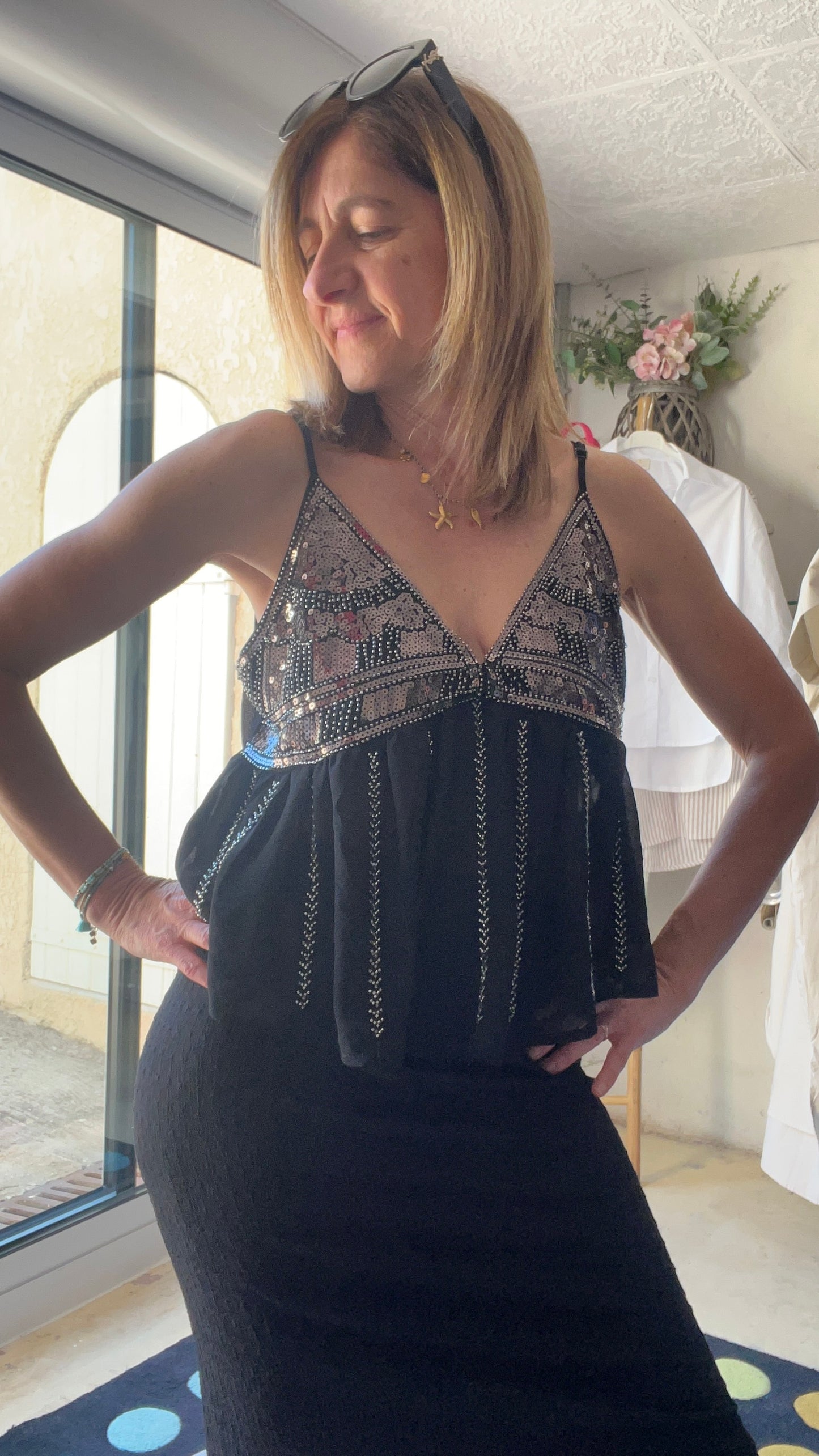 TOP BRETELLE NOIR & MIN PERLES