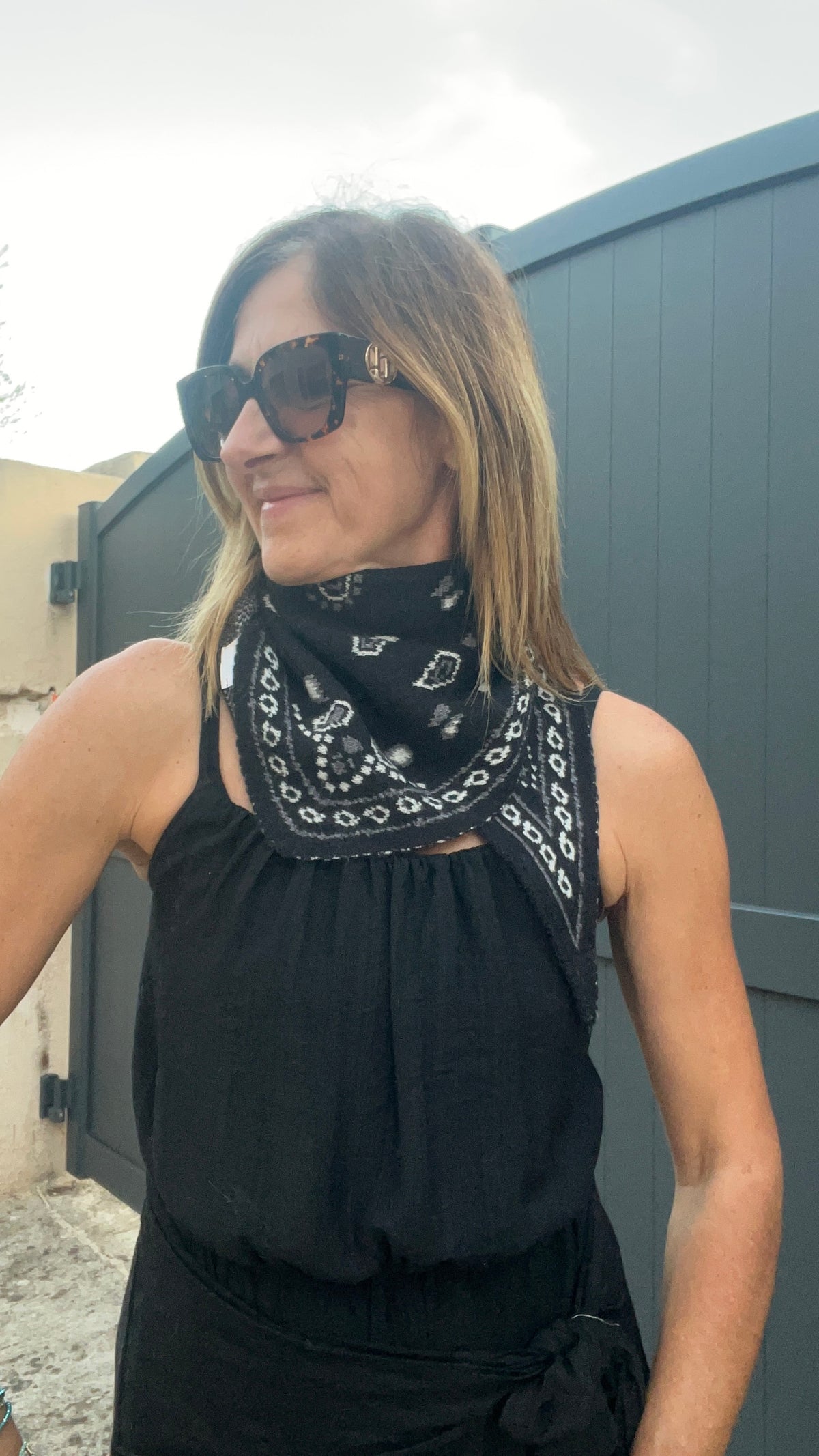 PETIT TRIANGLE NOIR "BANDANA"