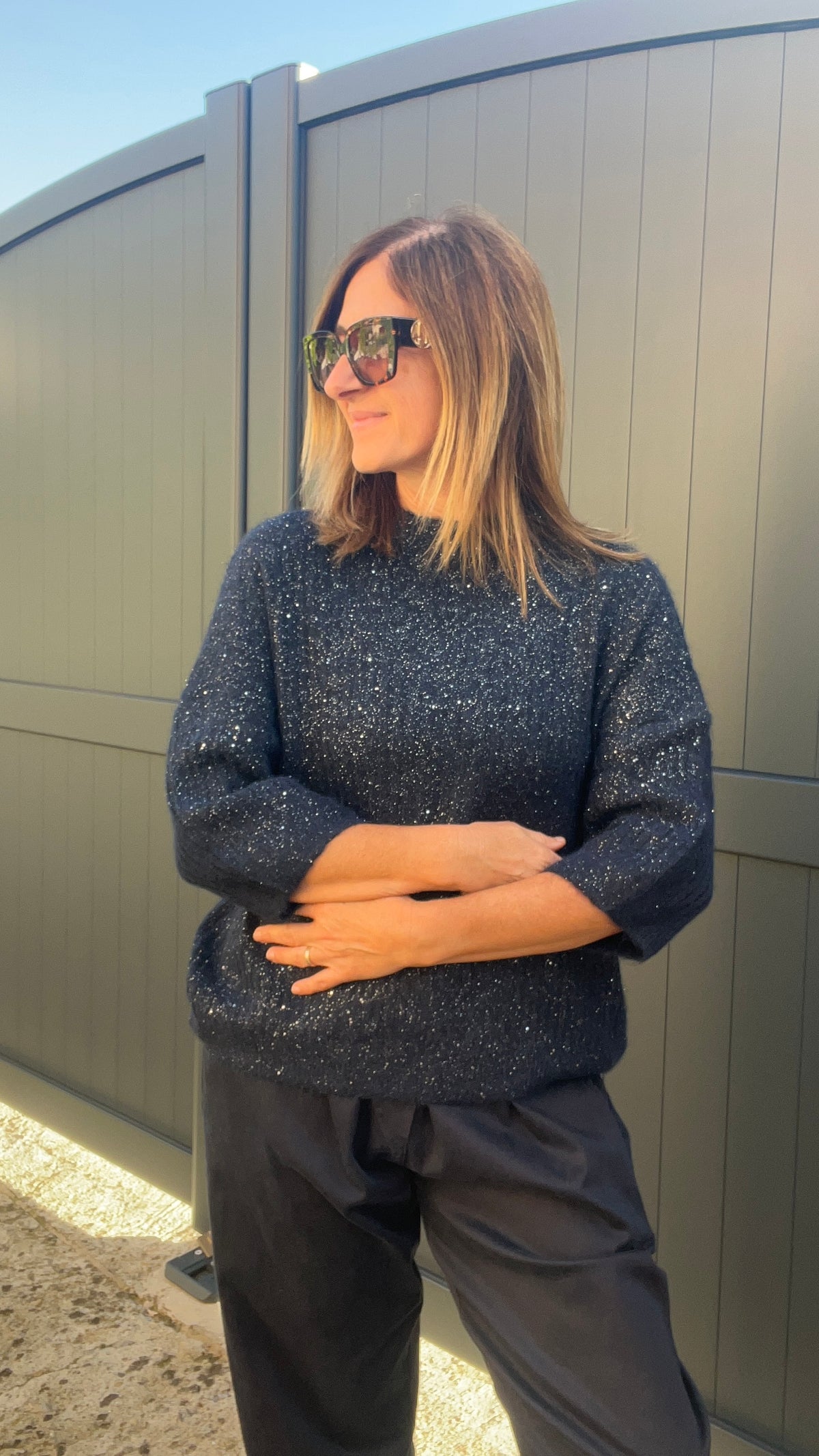 PULL BLEU MARINE/PAILLETÉ MANCHES COURTES