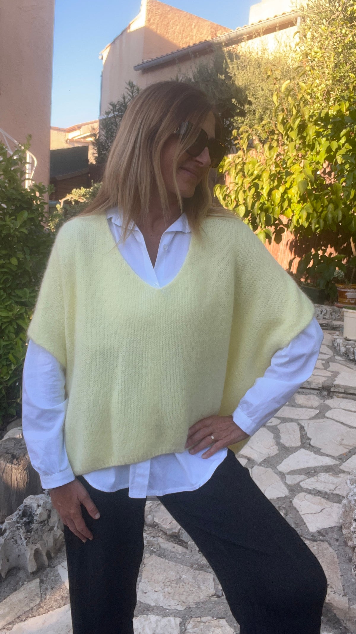 PULL SANS MANCHES OVERSIZE JAUNE PÂLE