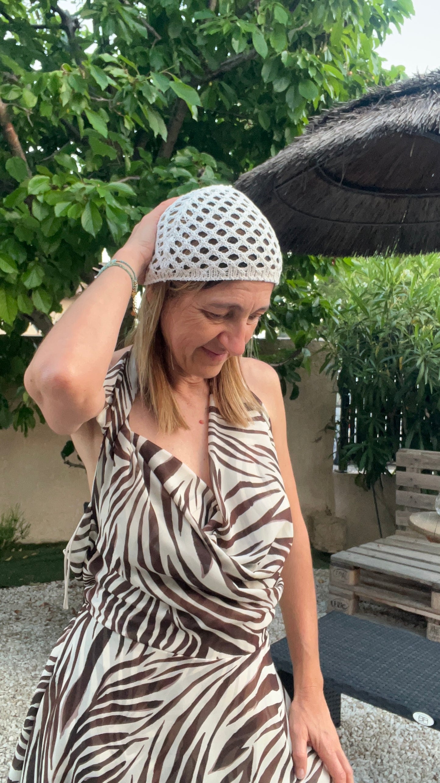 BONNET BEIGE AU CROCHET