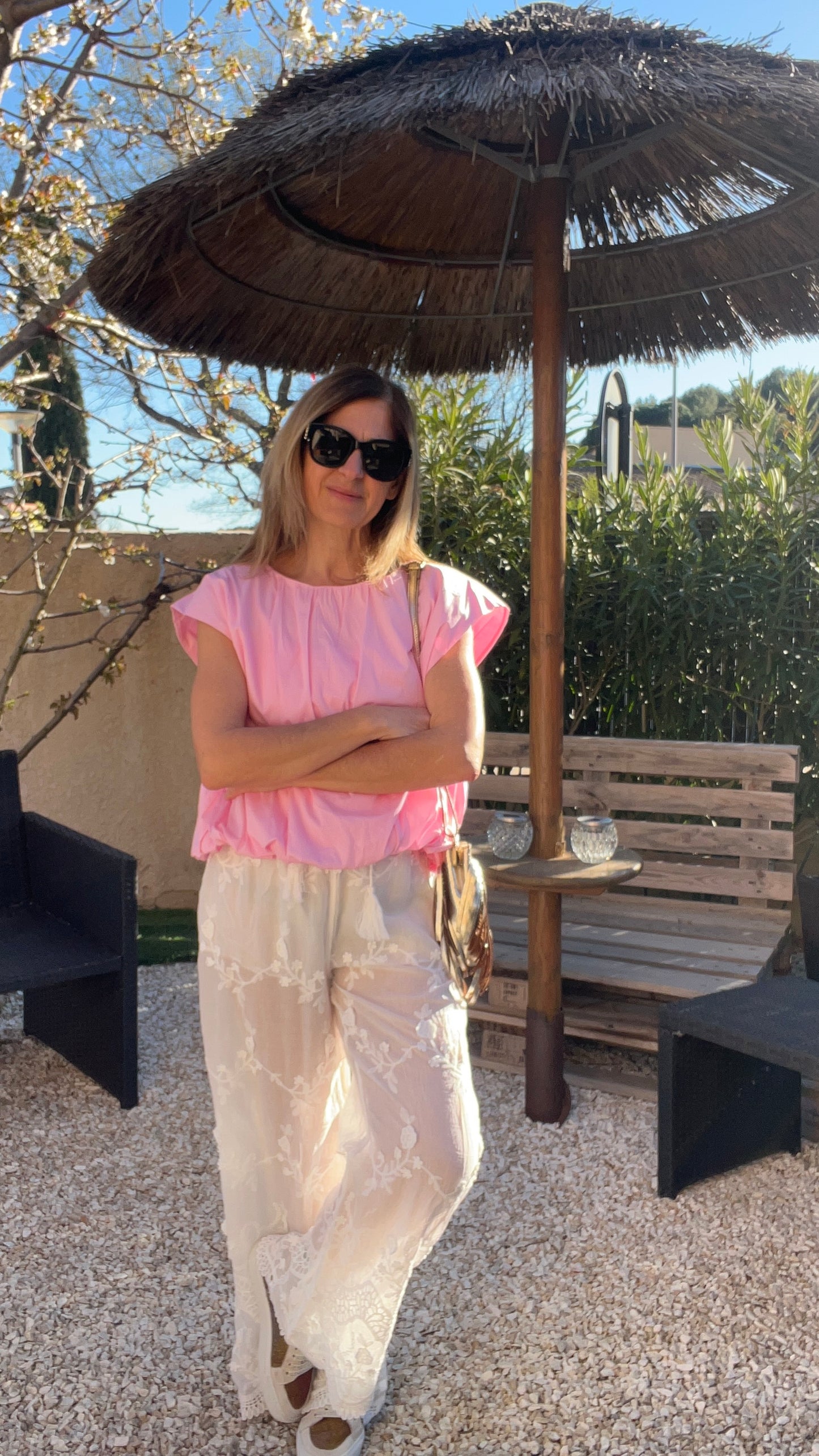 BLOUSE SANS MANCHES DOS NU