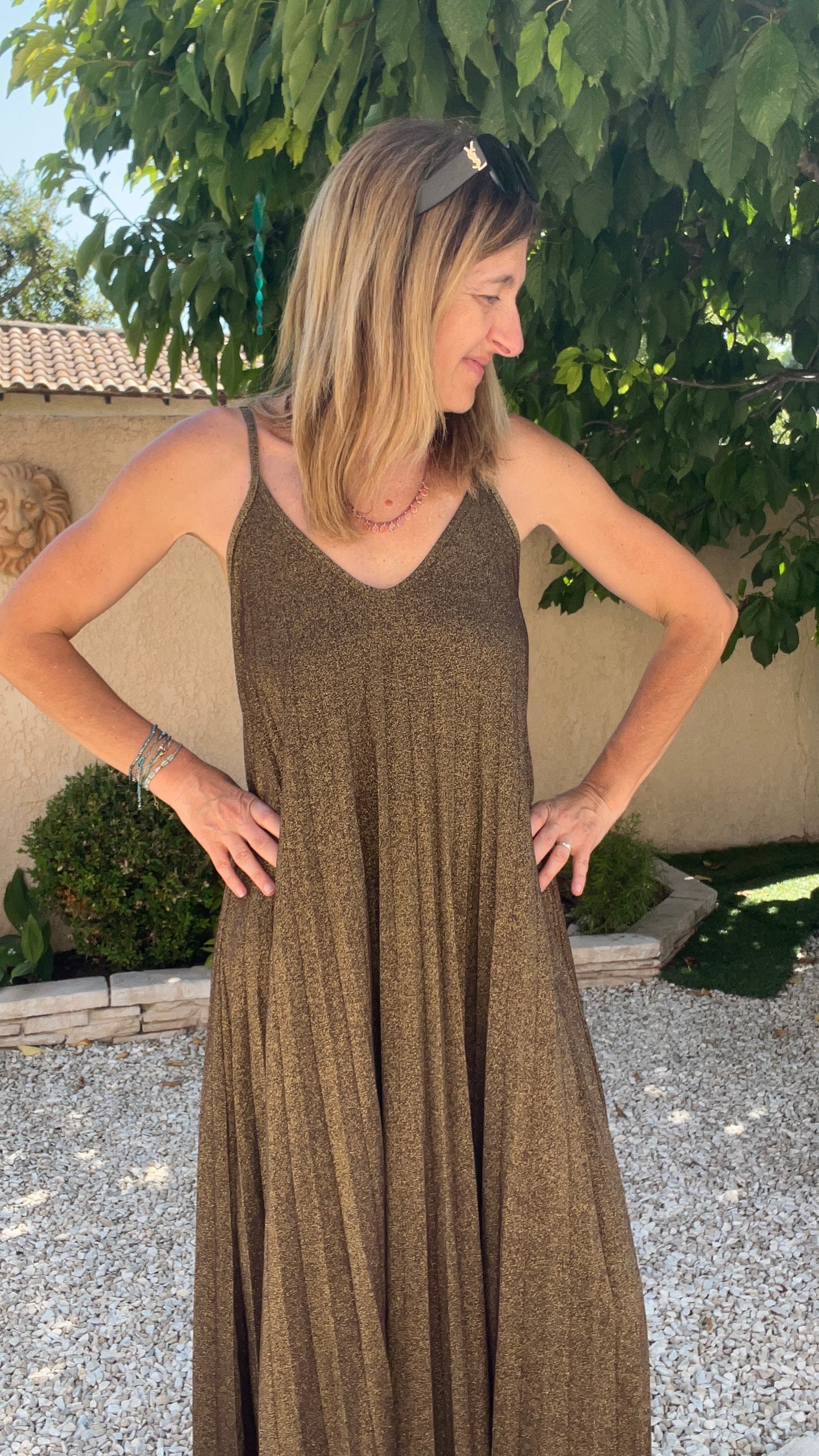 ROBE CHOCOLAT A PAILLETTES PLISSEE "LUMINEUSE"