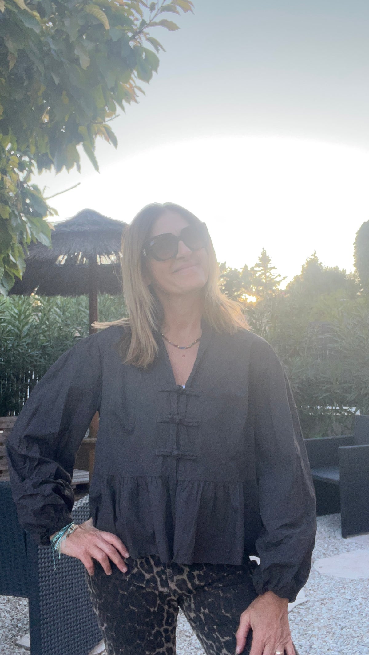 BLOUSE CHOCOLAT AVEC FERMETURE BRANDEBOURG