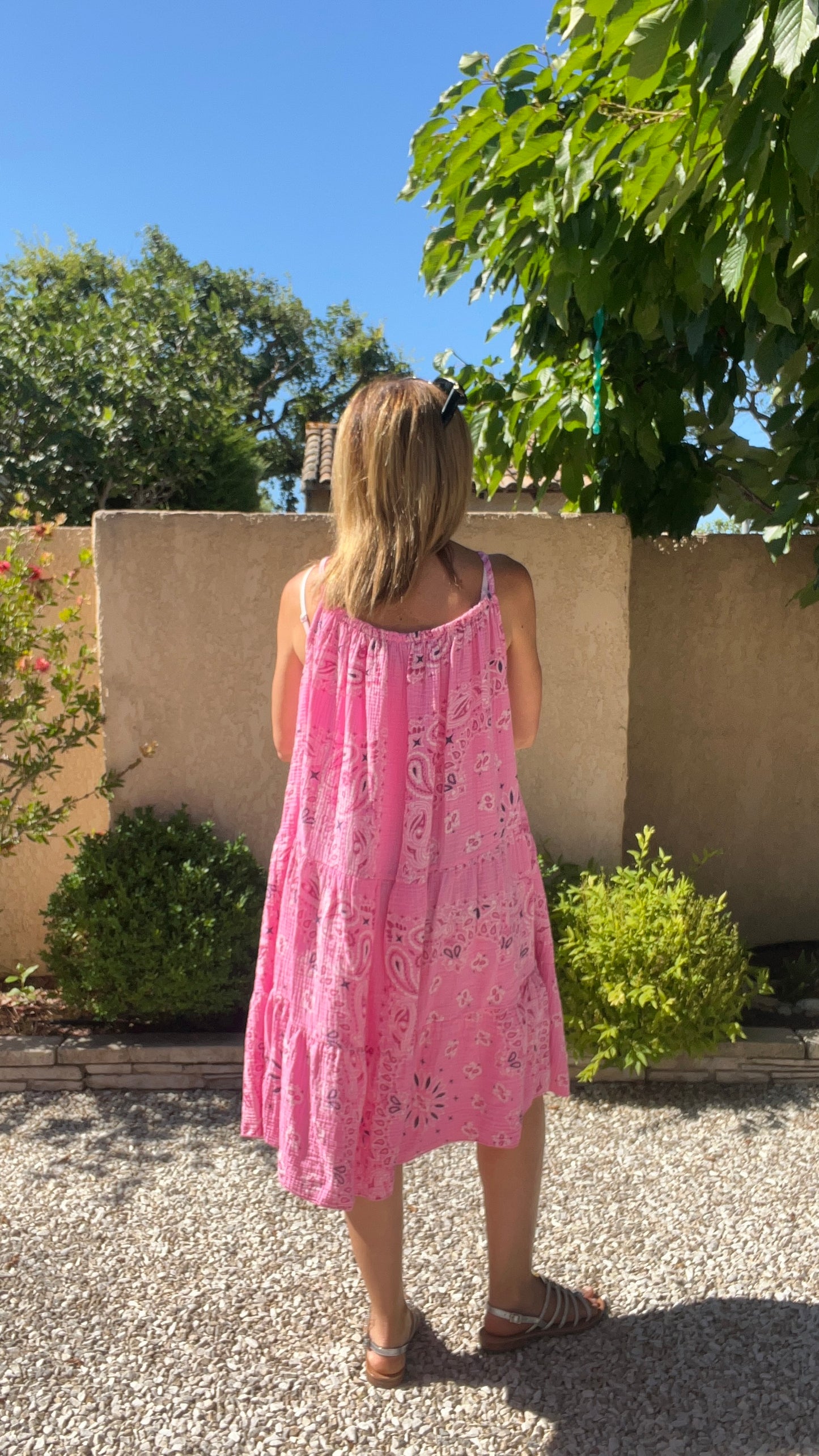 ROBE ROSE MI-LONGUE ROSE BANDANA