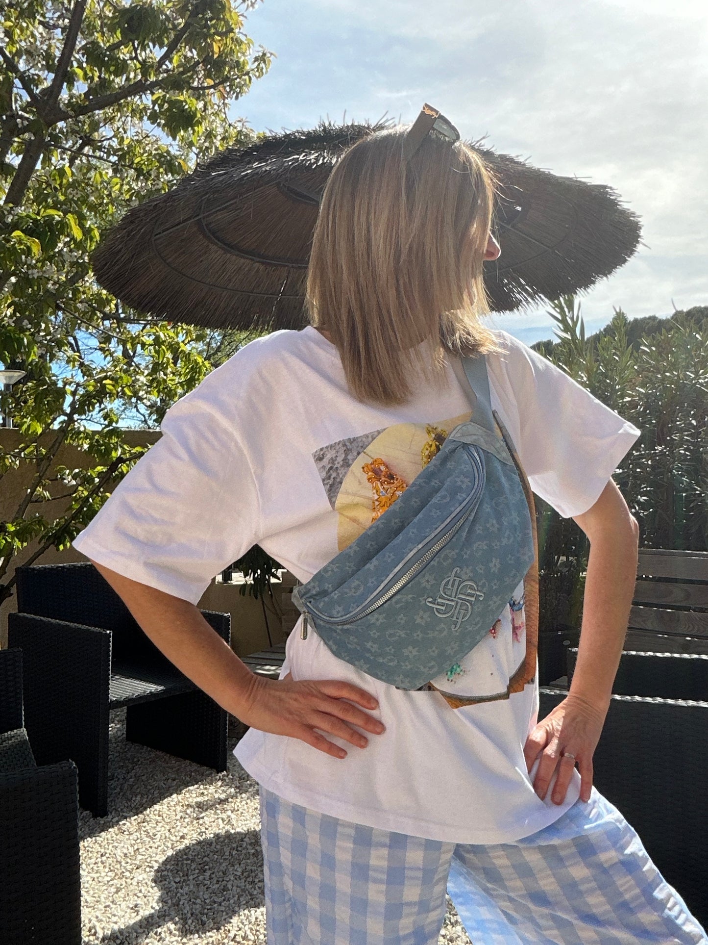 BANANE EN BLEU JEANS