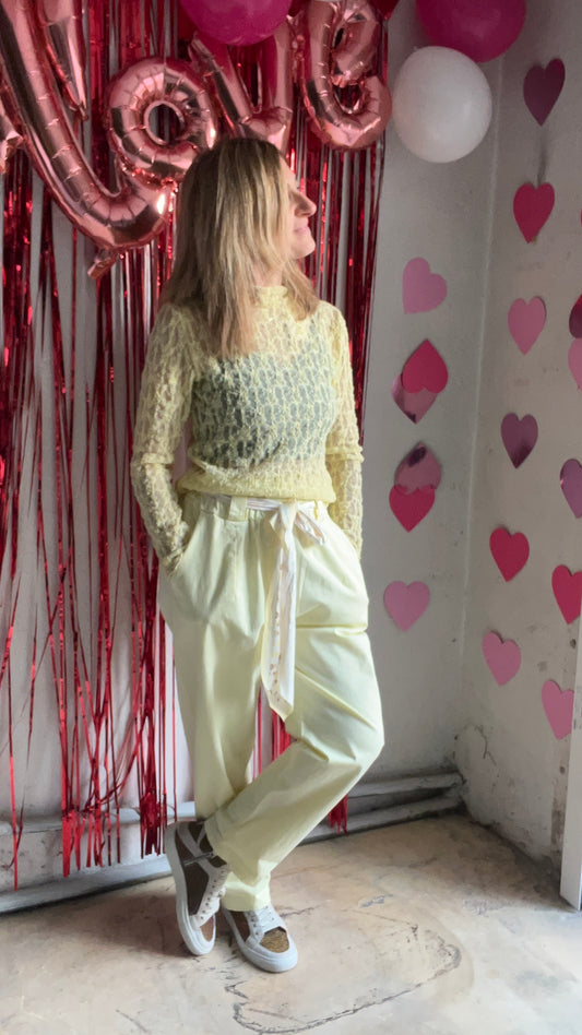 PANTALON JAUNE PÂLE AVEC FOULARD CEINTURE "AURORE"