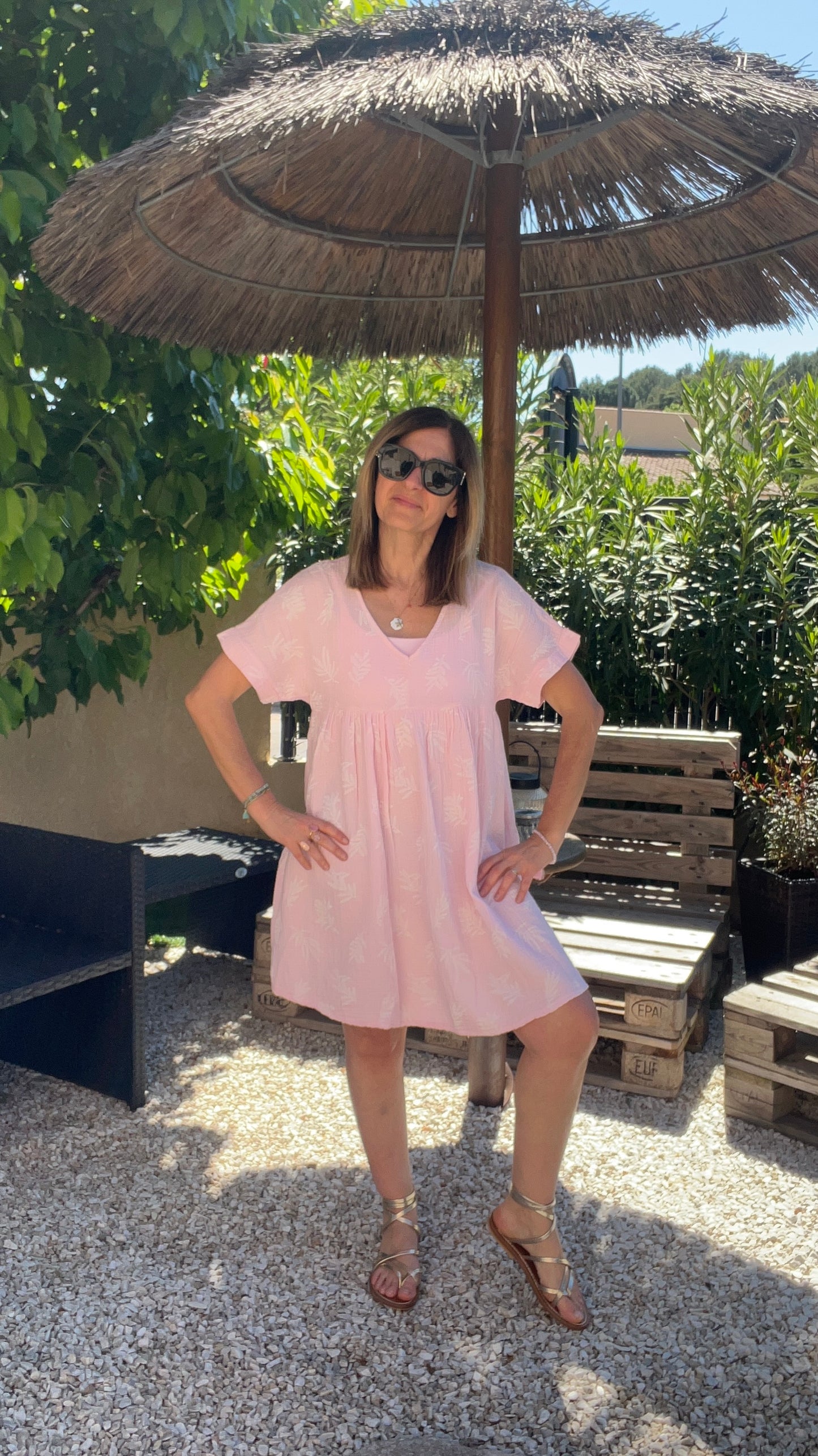 ROBE ROSE MOTIF "EPI DE BLE"