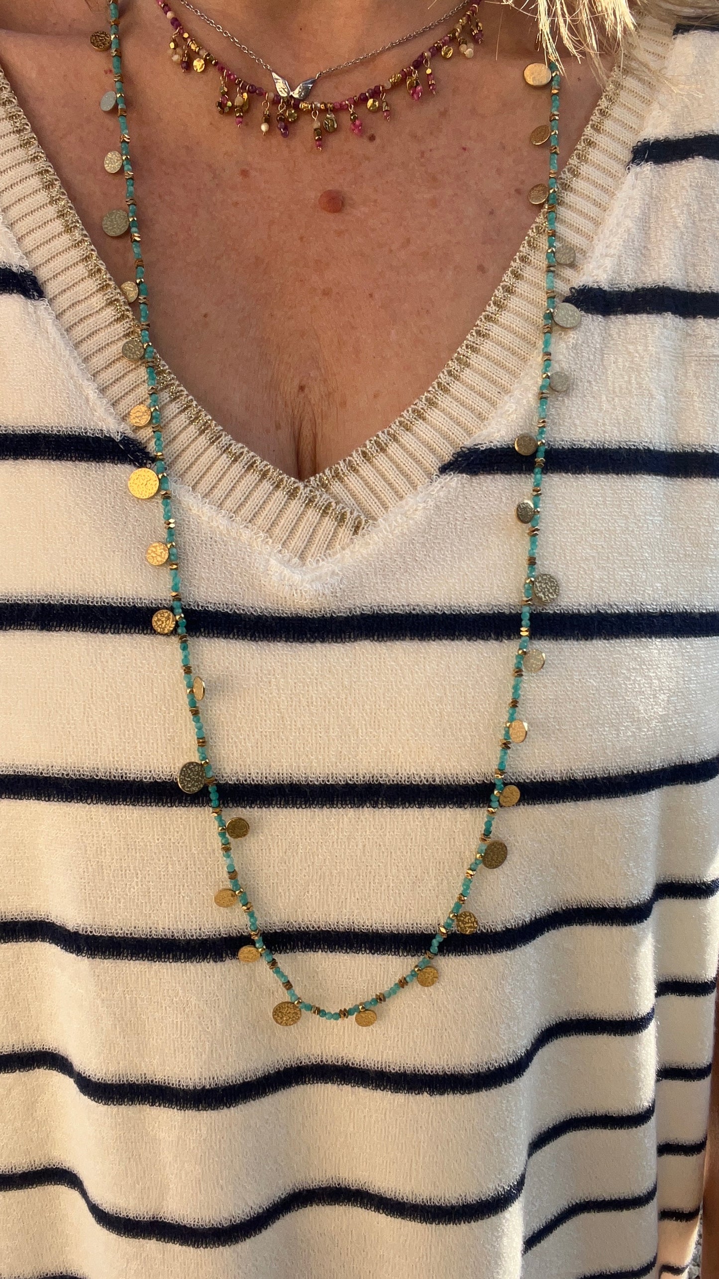 SAUTOIR BLEU TURQUOISE & MINIS PIECES DOREES "HABAHA"