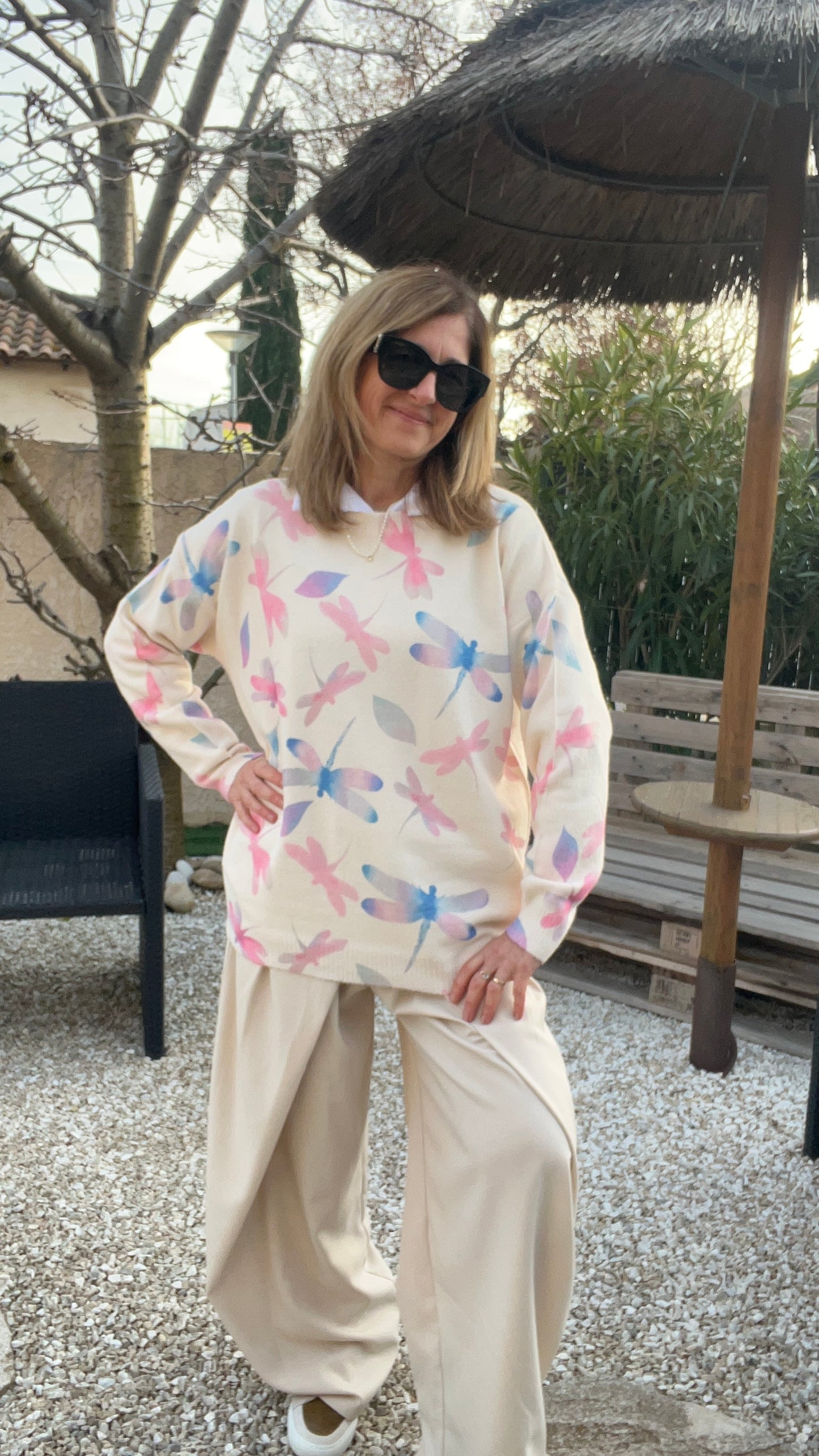 PULL BEIGE ROSE/BLEU/VIOLET "LIBELLULE"