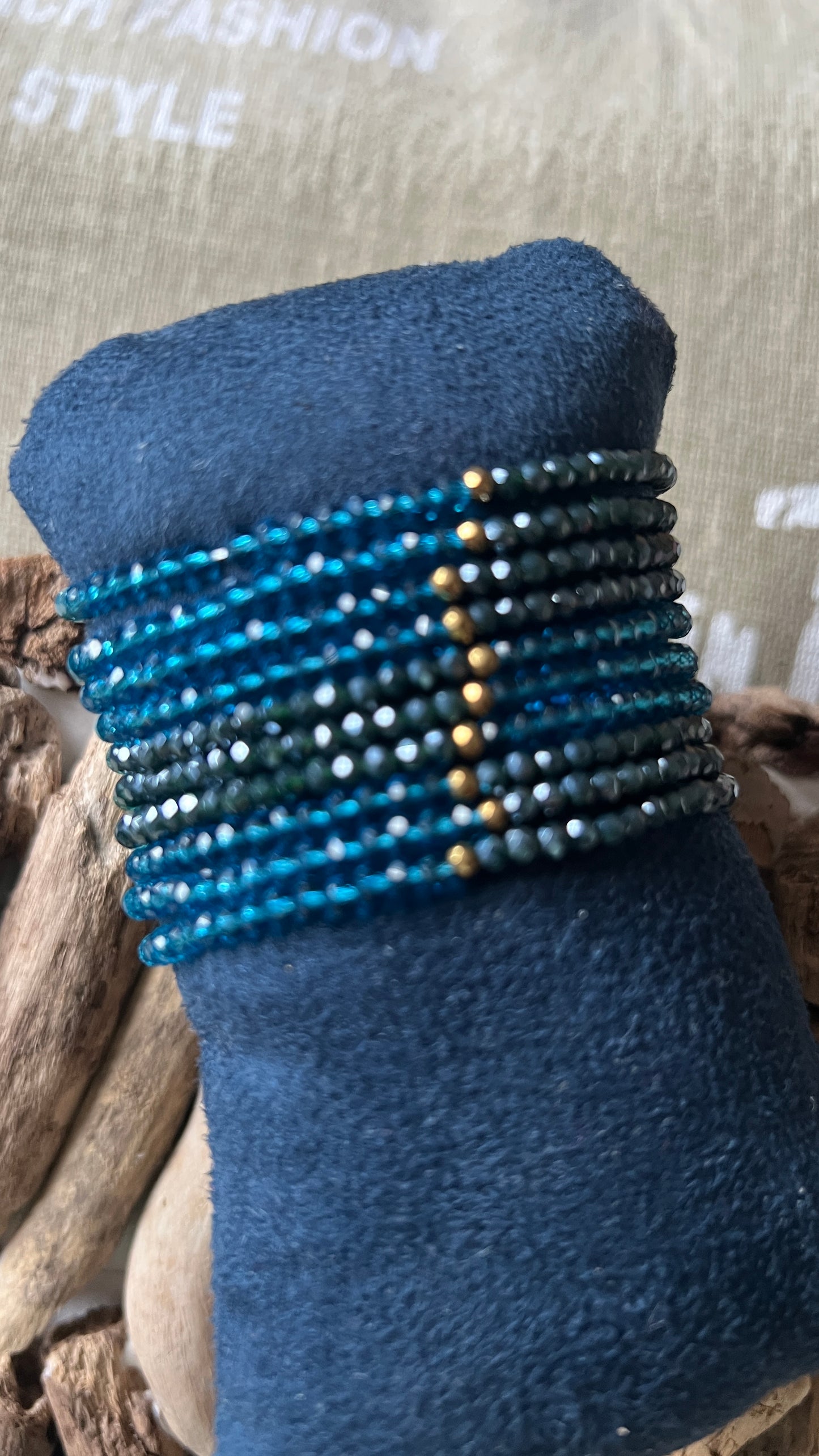 BRACELET ELASTIQUE PERLES BLEUES