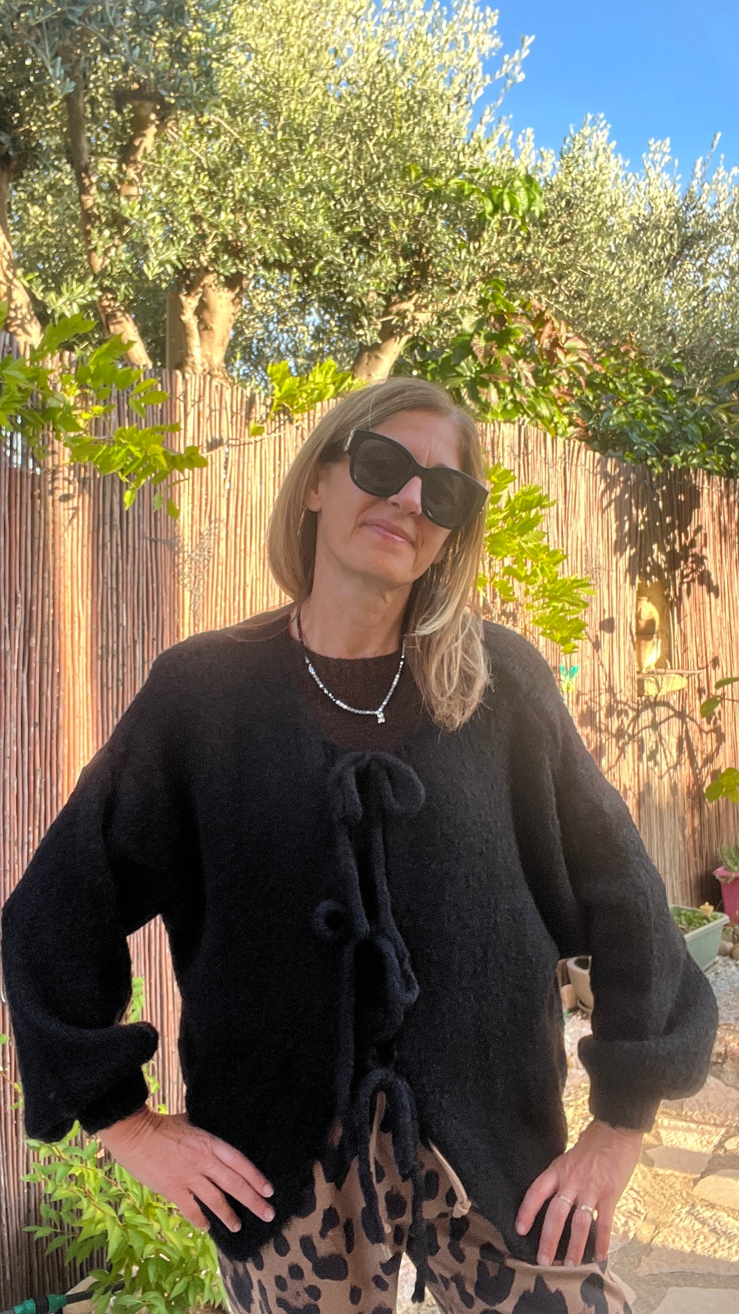 GILET NOIR A NOEUDS "GABY"