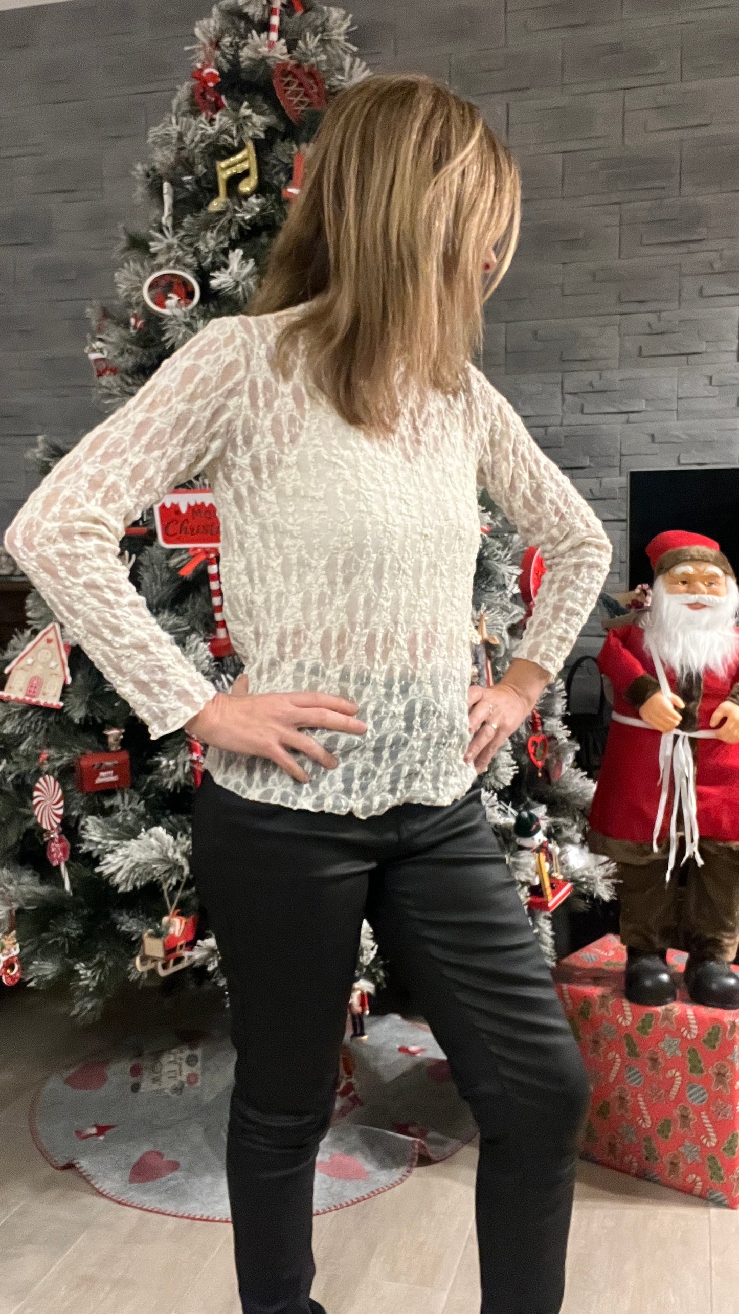 TOP BEIGE EN DENTELLE MANCHES LONGUES