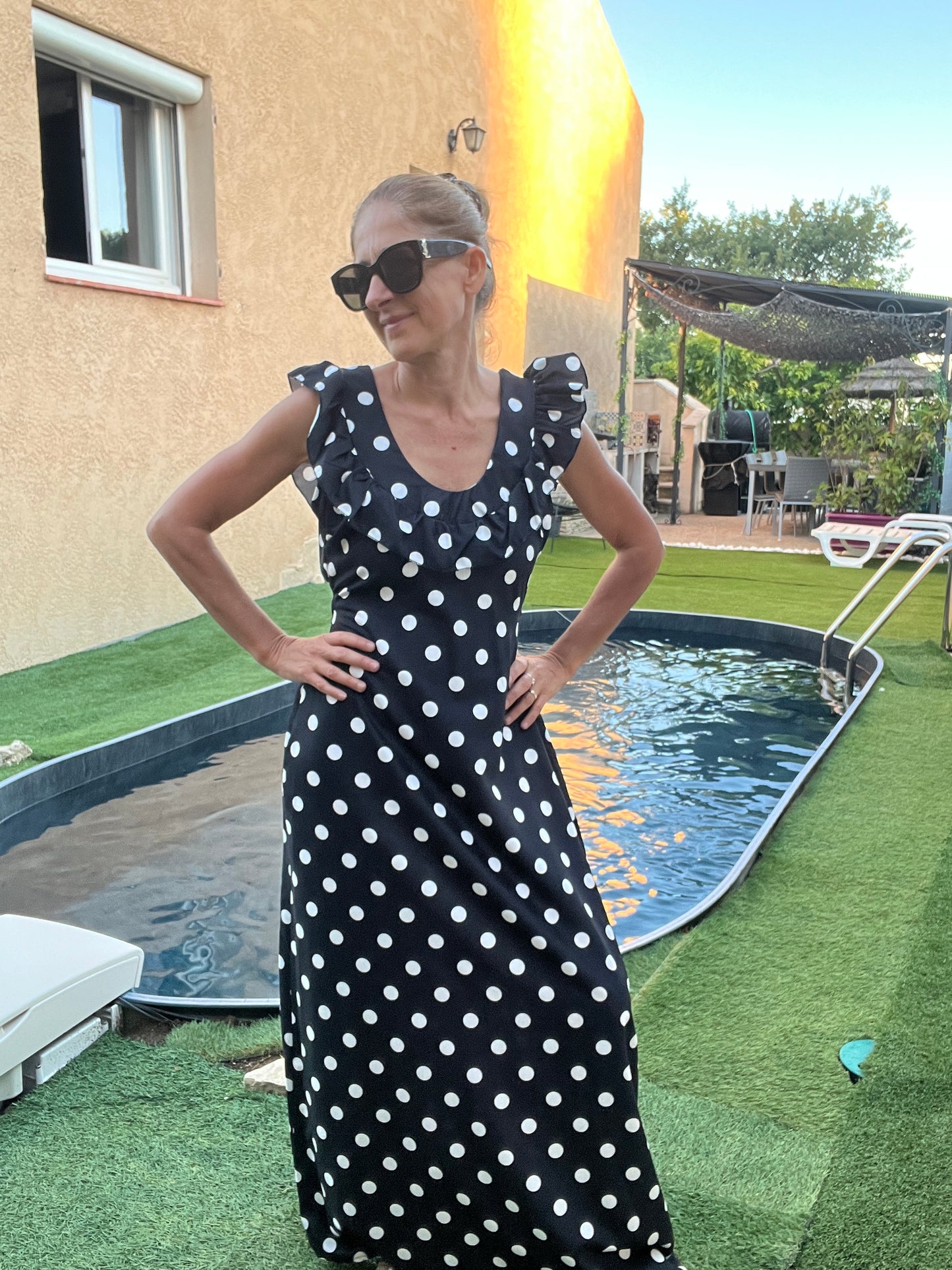 ROBE LONGUE NOIR A POIS BLANC