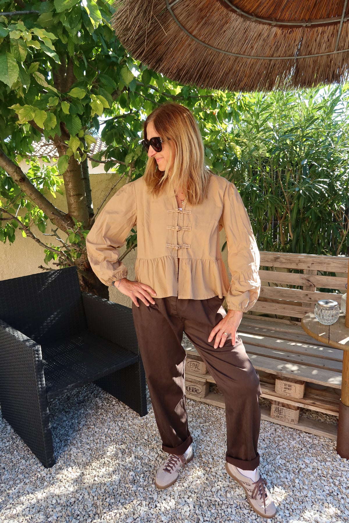 BLOUSE CAMEL AVEC FERMETURE BRANDEBOURG
