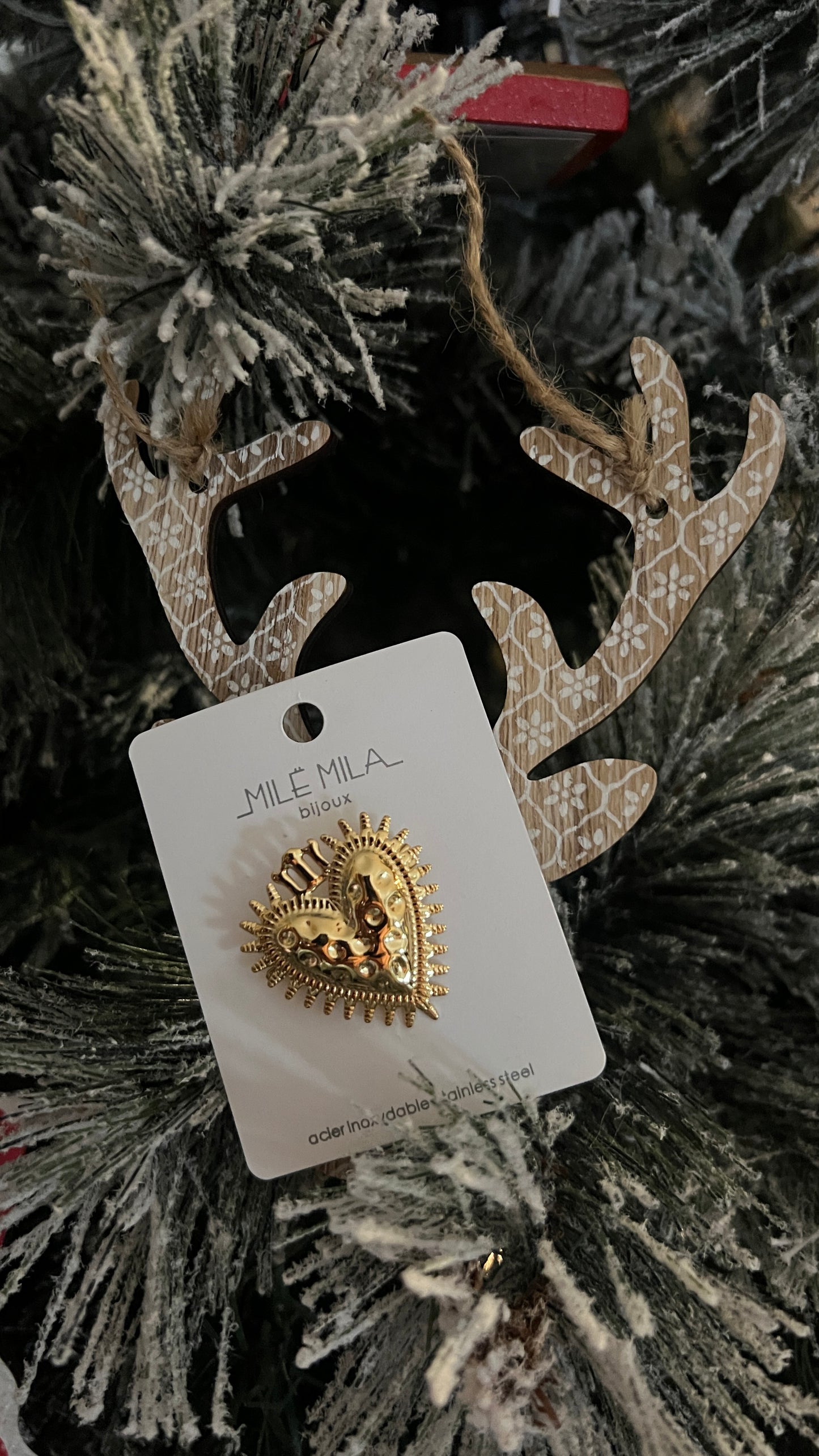 BROCHE DOREE COEUR MILE MILA