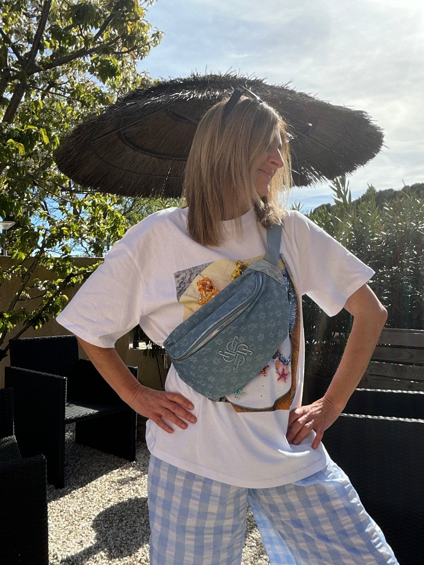 BANANE EN BLEU JEANS