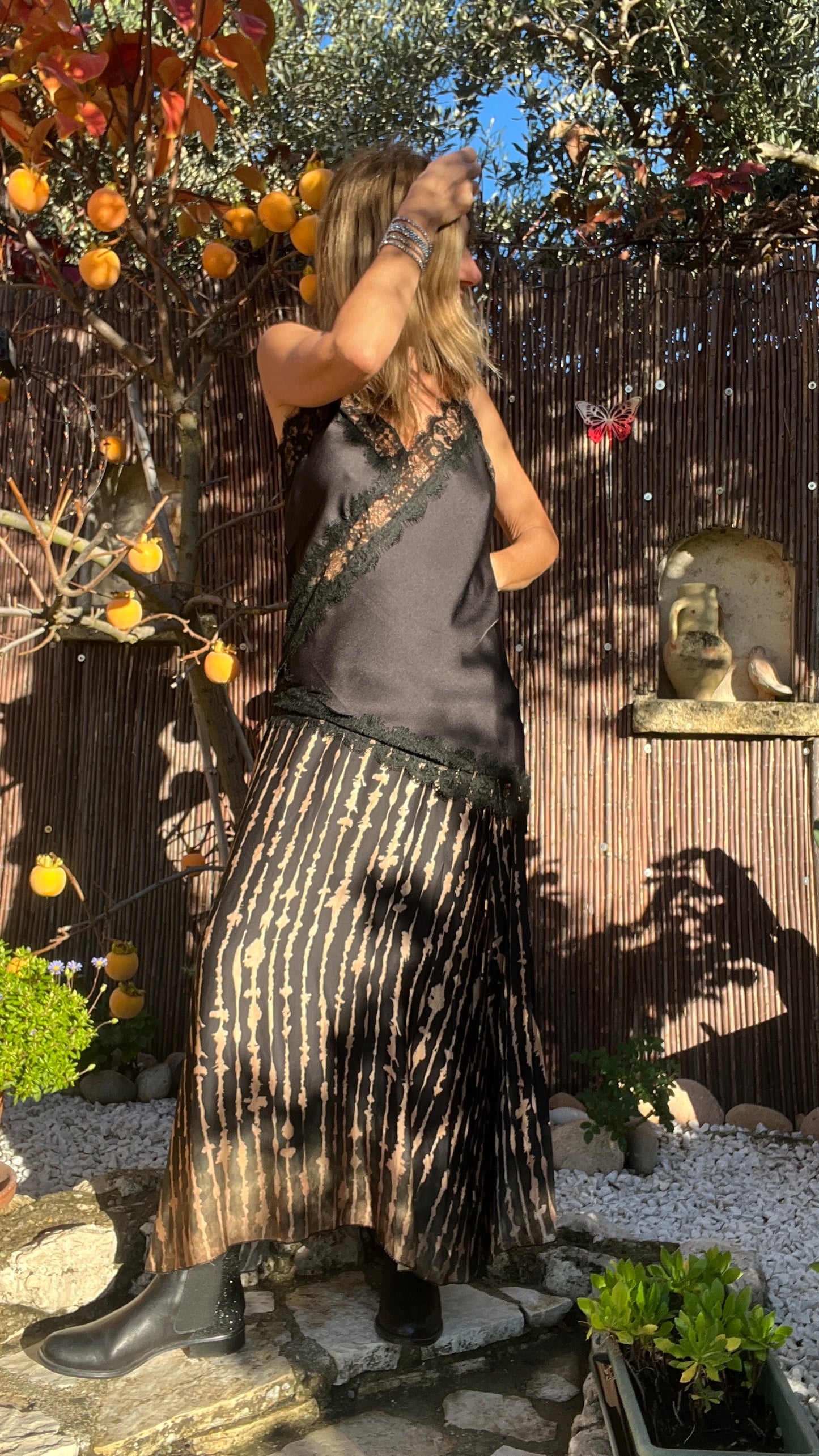 TUNIQUE COURTE A BRETELLE ASYMETRIQUE NOIR