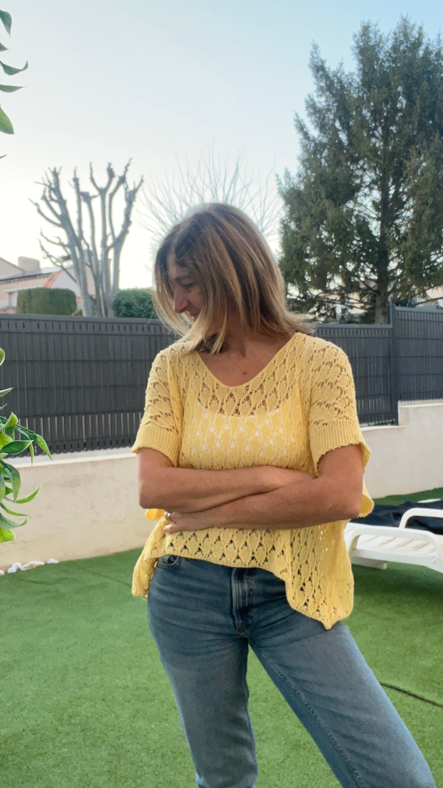 PULL SANS MANCHES AU CROCHET