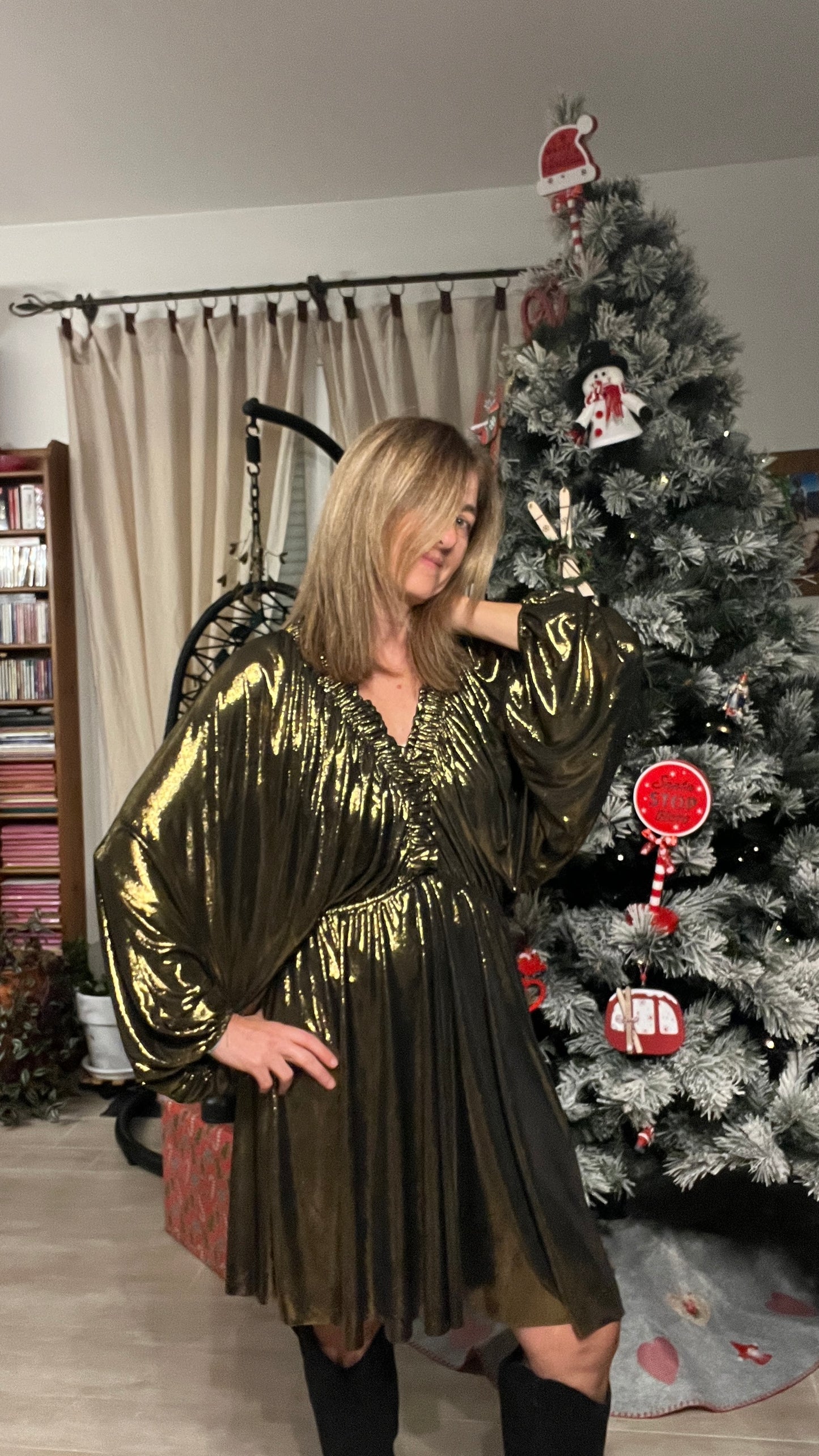 ROBE DOREE MANCHES LONGUES