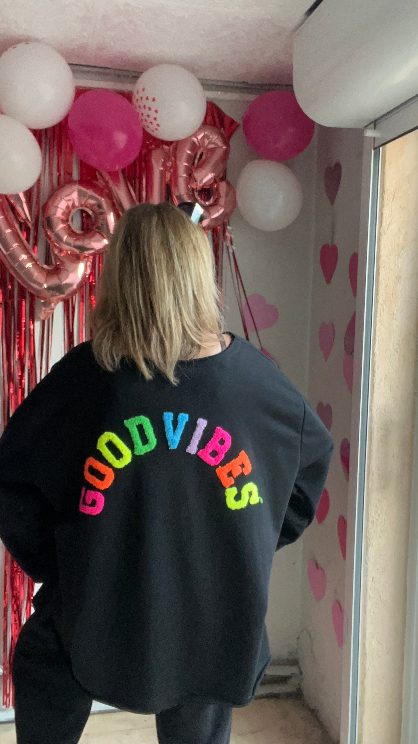 SWEAT NOIR OVERSIZE GOOD VIBES