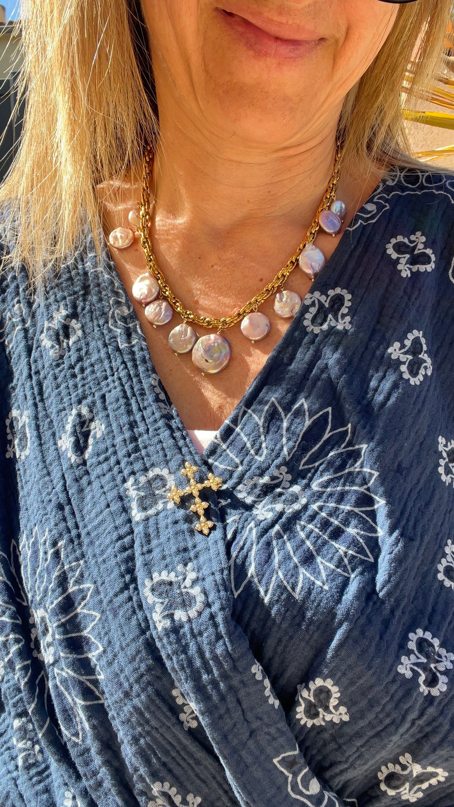 COLLIER EN NACRE ET DORÉ