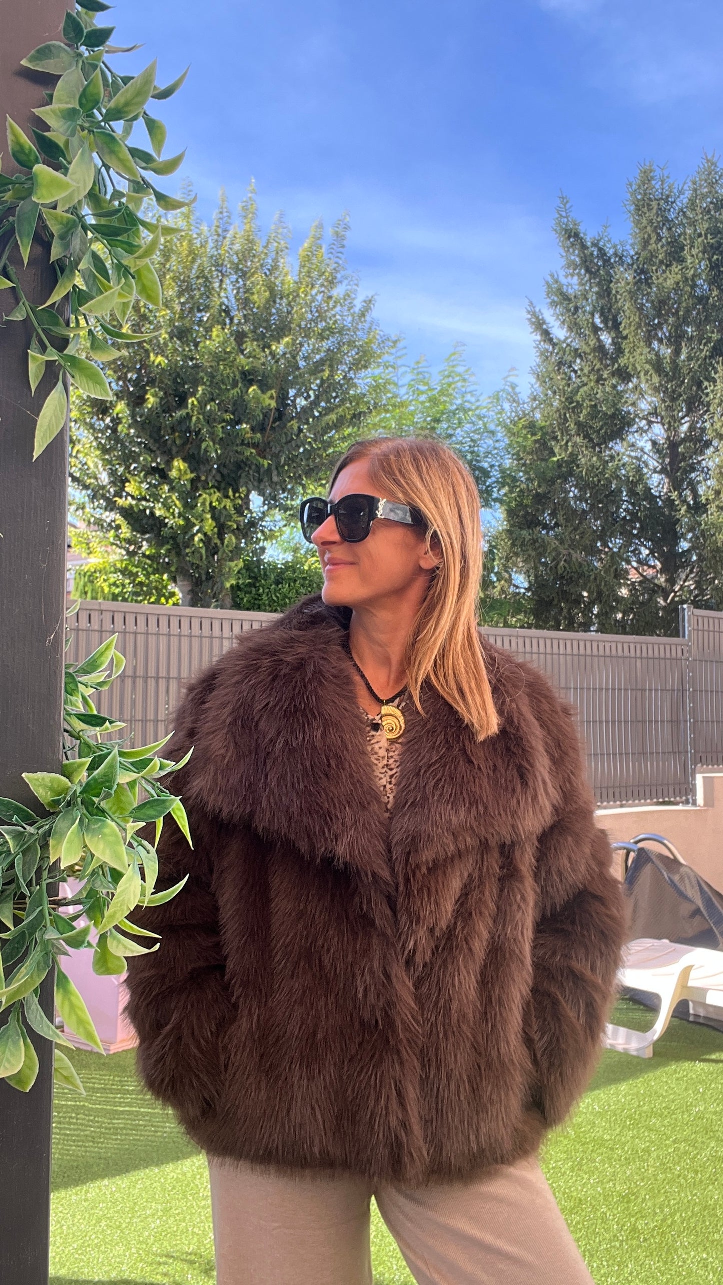 VESTE FOURRURE CHOCOLAT "CLARA"