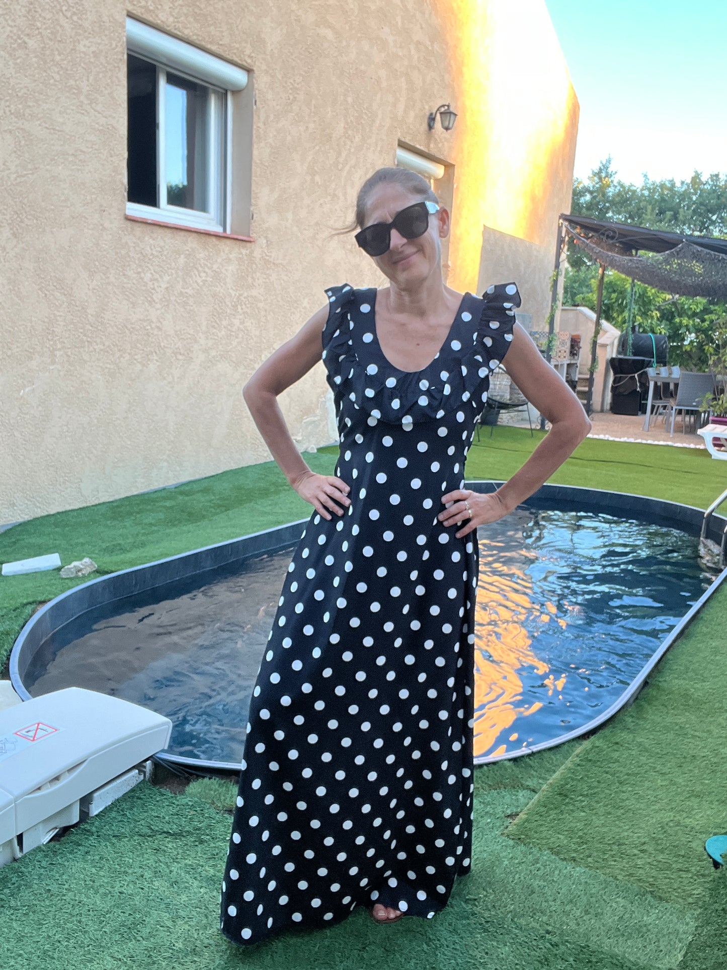 ROBE LONGUE NOIR A POIS BLANC