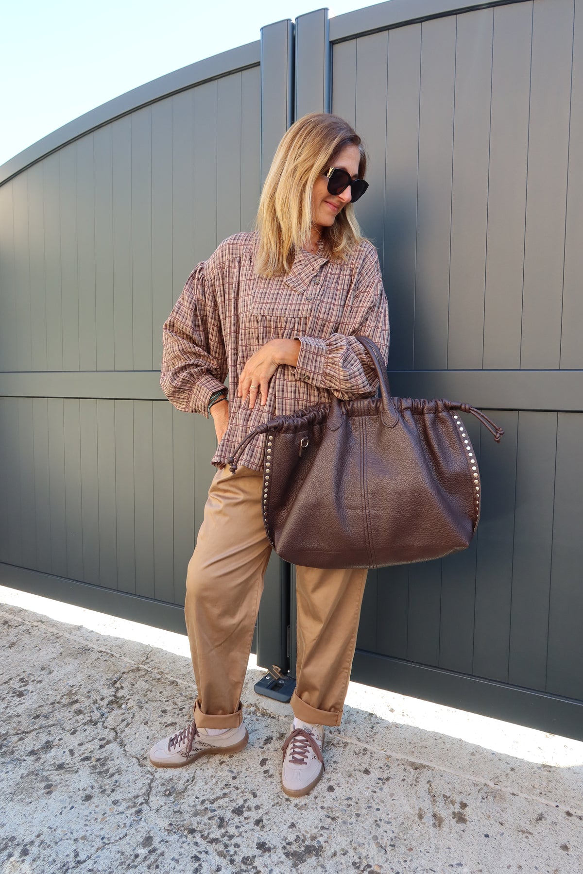 GRAND SAC EN SIMILICUIR CHOCOLAT