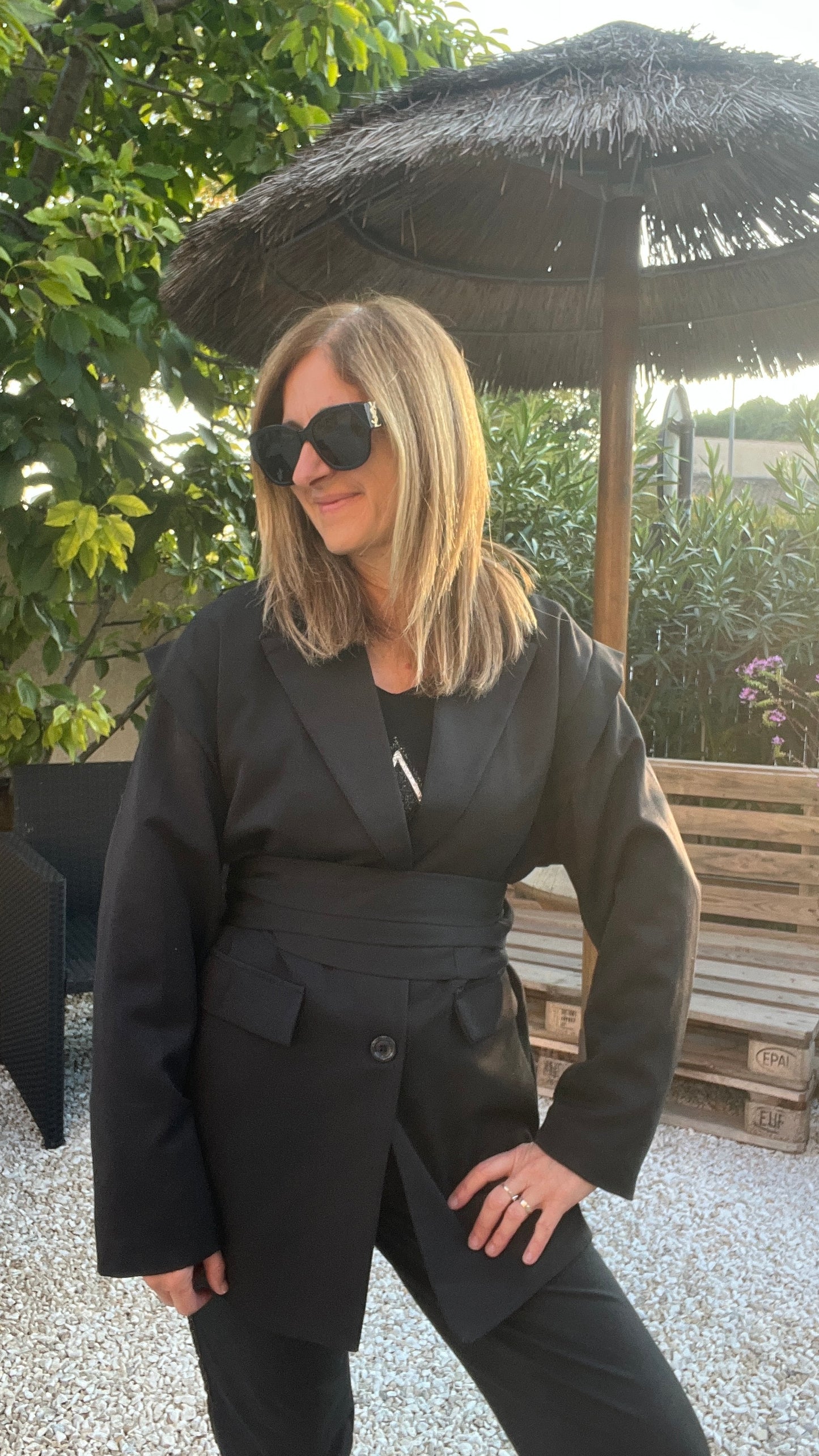 BLAZER NOIR CEINTURE