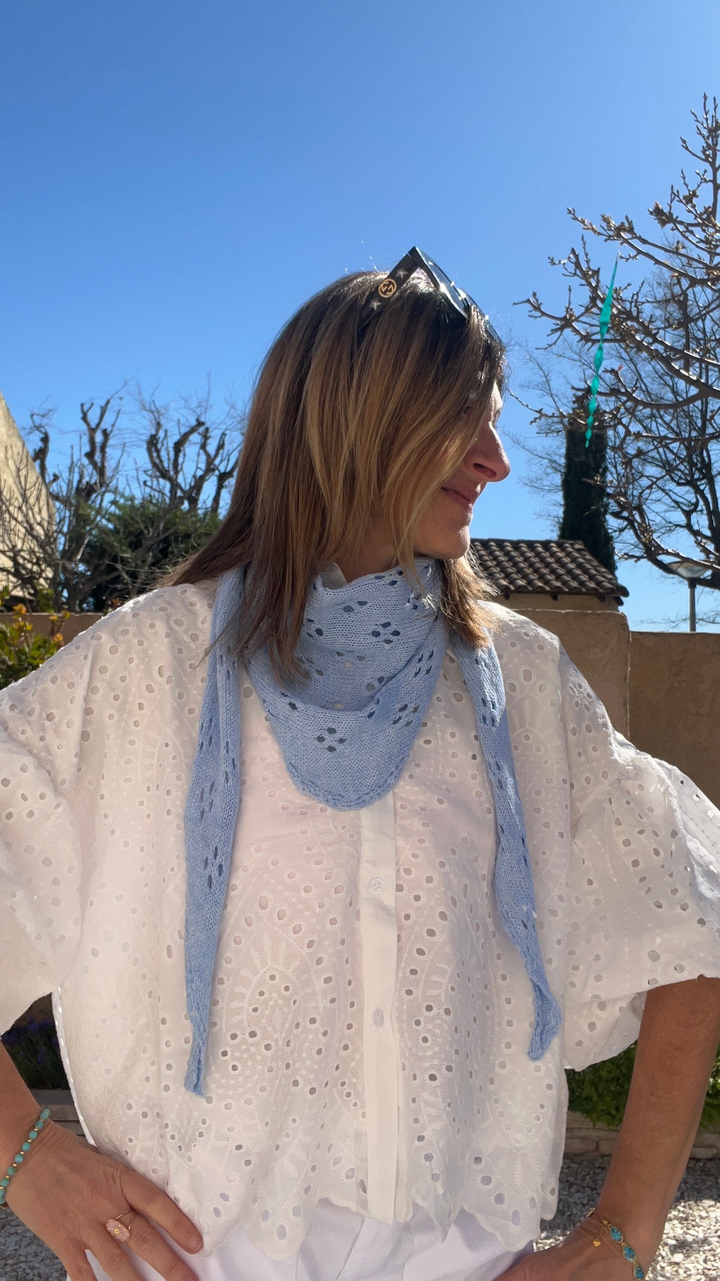 PETIT TRIANGLE AU CROCHET (STYLE BANDANA)