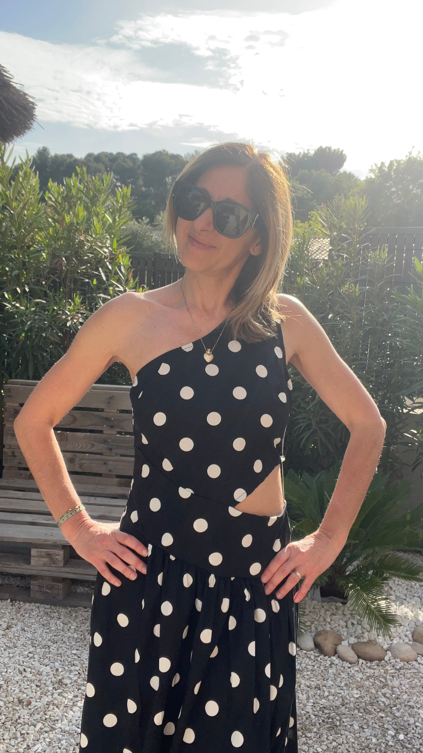 ROBE NOIRE A POIS BLANC POPELINE