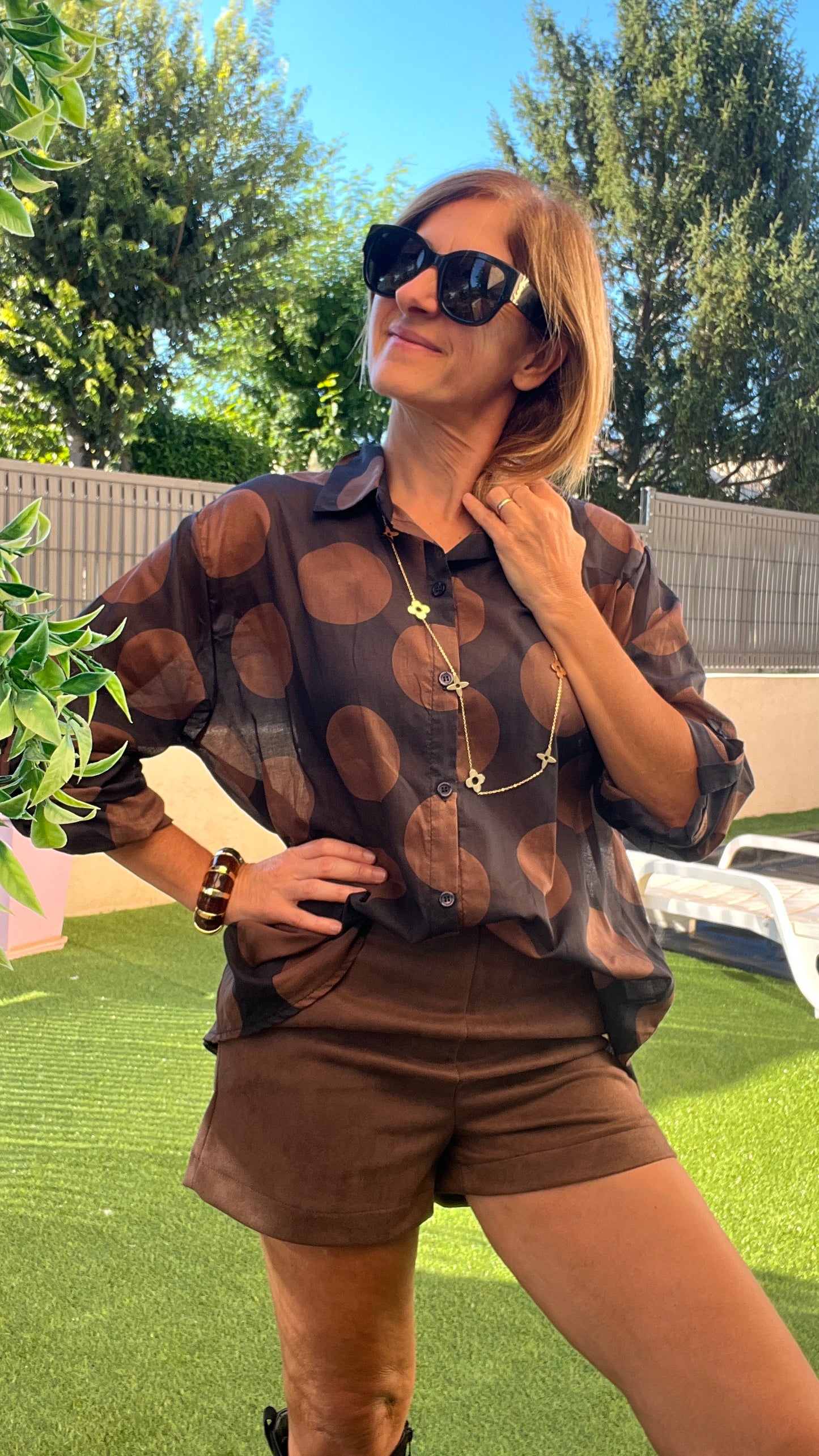 CHEMISIER  NOIR "A POIS CHOCOLAT"