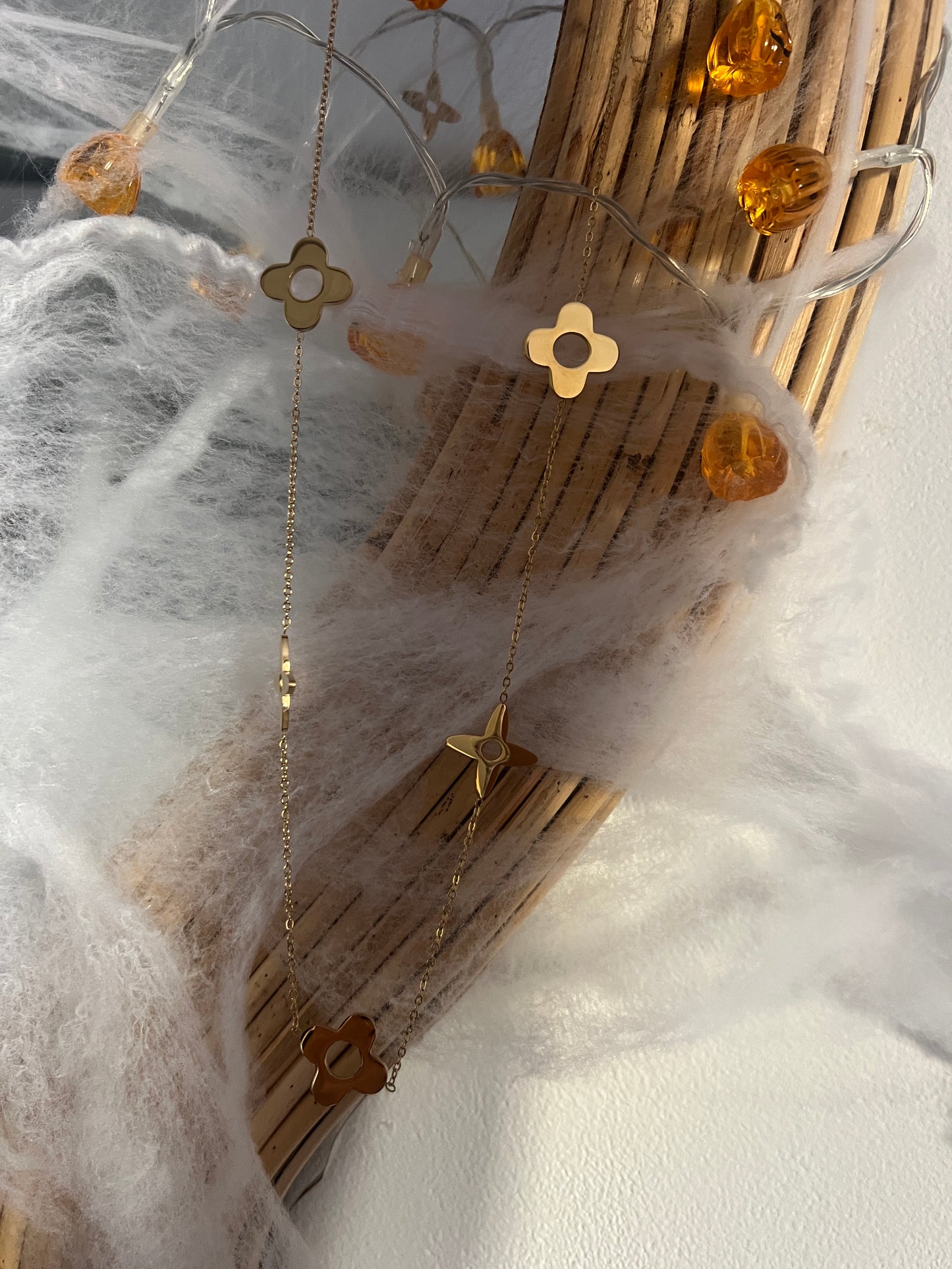 SAUTOIR DORE "PETALES D'OR"