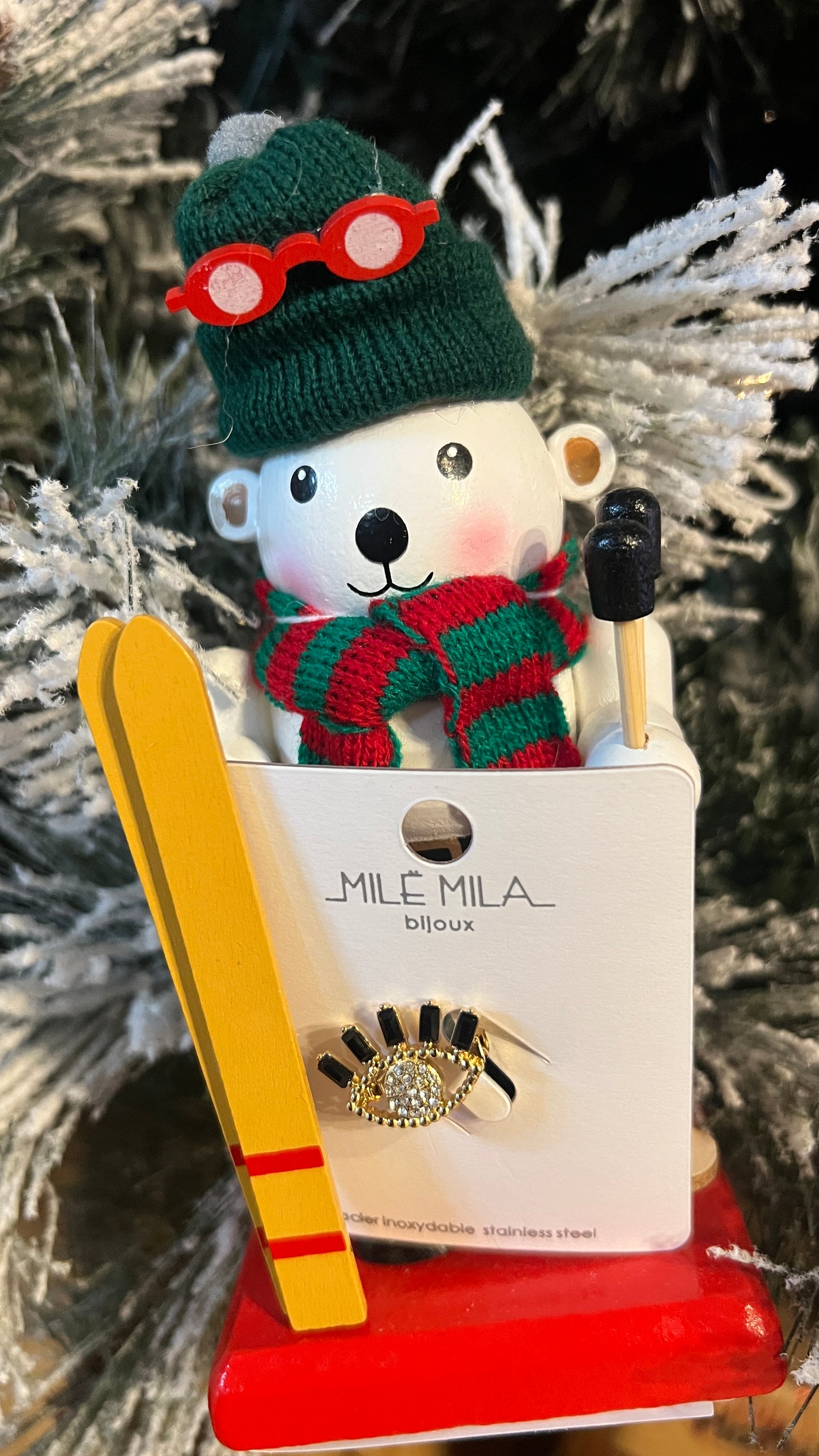 BROCHE DOREE OEIL GREC "MILE MILA"