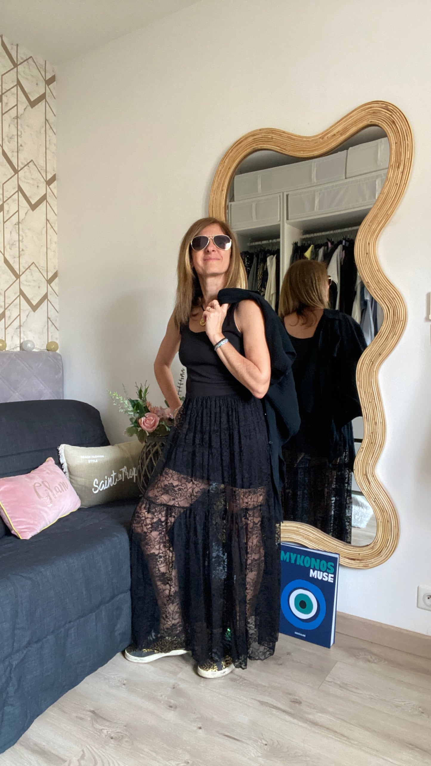 Robe longue noire à Dentelle "Elégante"
